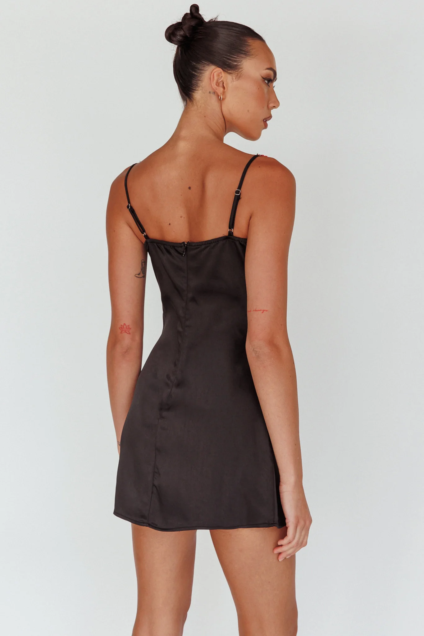 Izolda Floral Applique Mini Dress Black - Sonourner