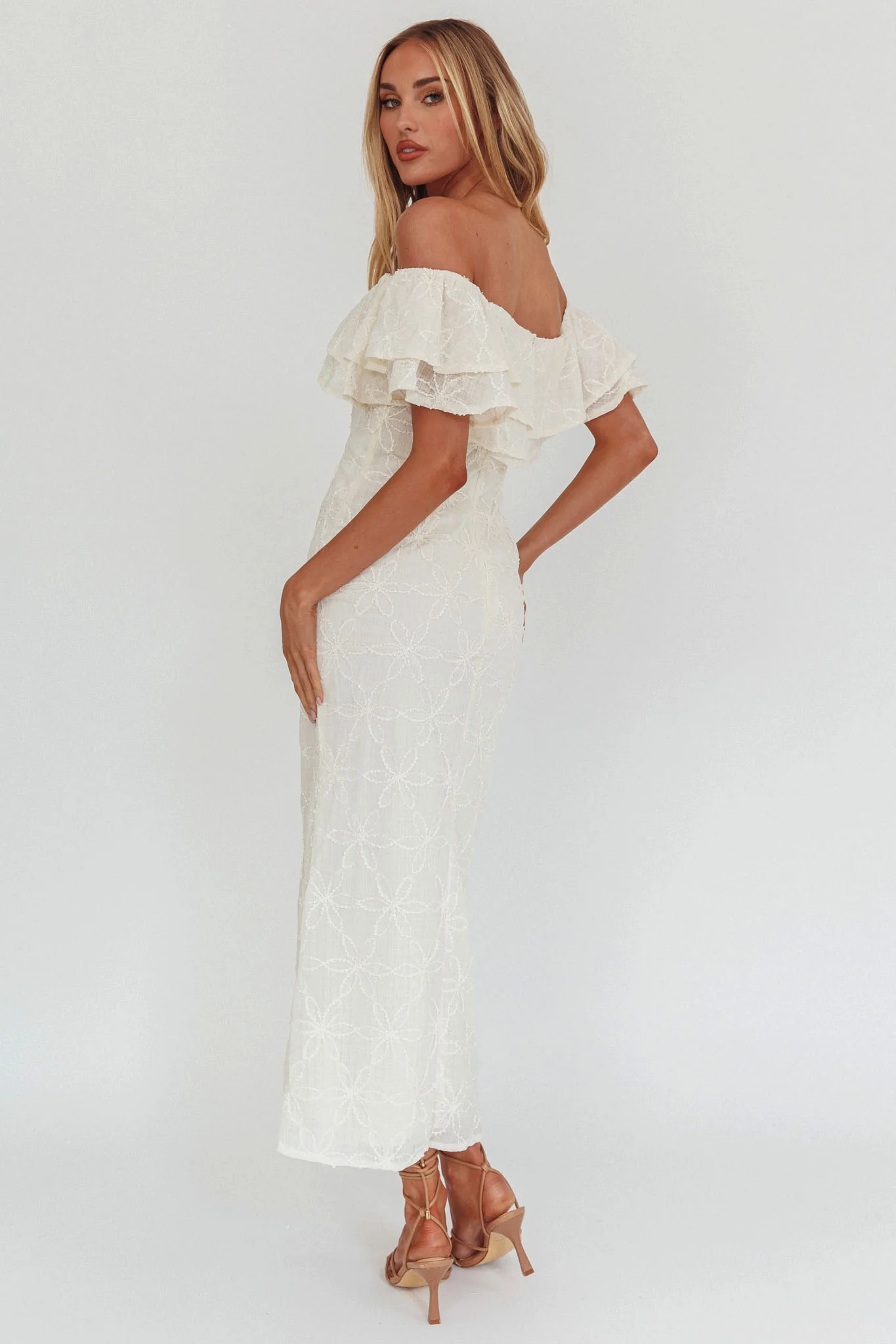 Beauty Within On-Off-Shoulder Maxi Dress Cream - Sonourner