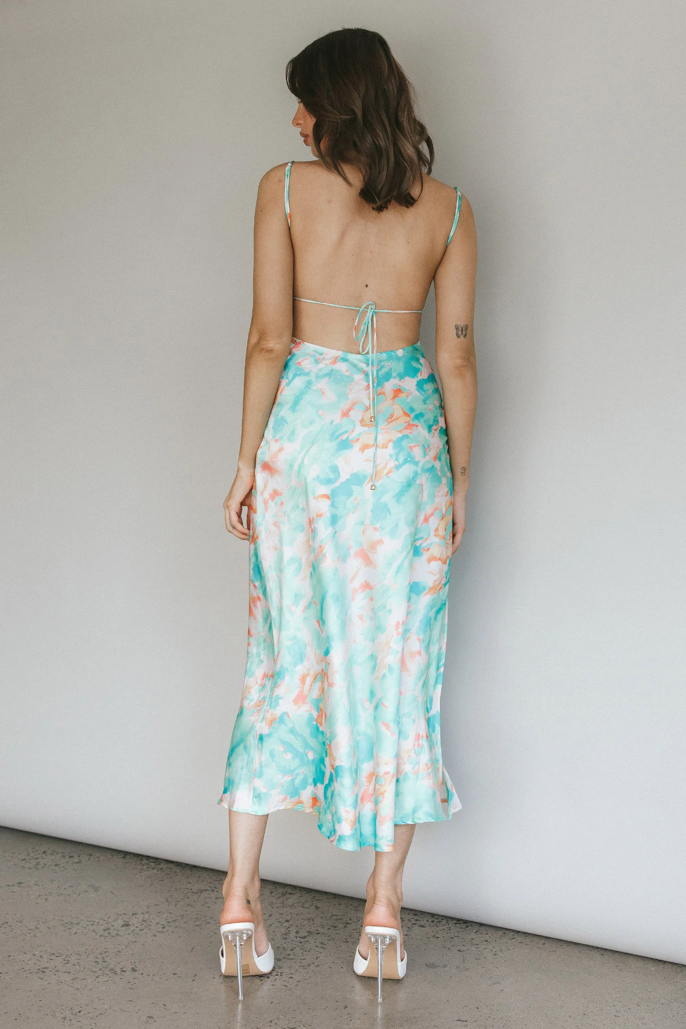 Dolce Life Low Back Midi Dress Floral Green - Sonourner