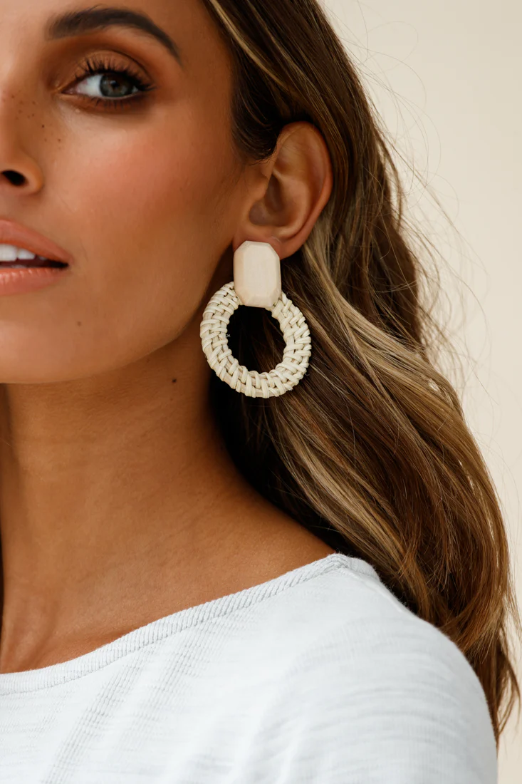 Sirocco Woven Straw Circle Earrings White - Sonourner