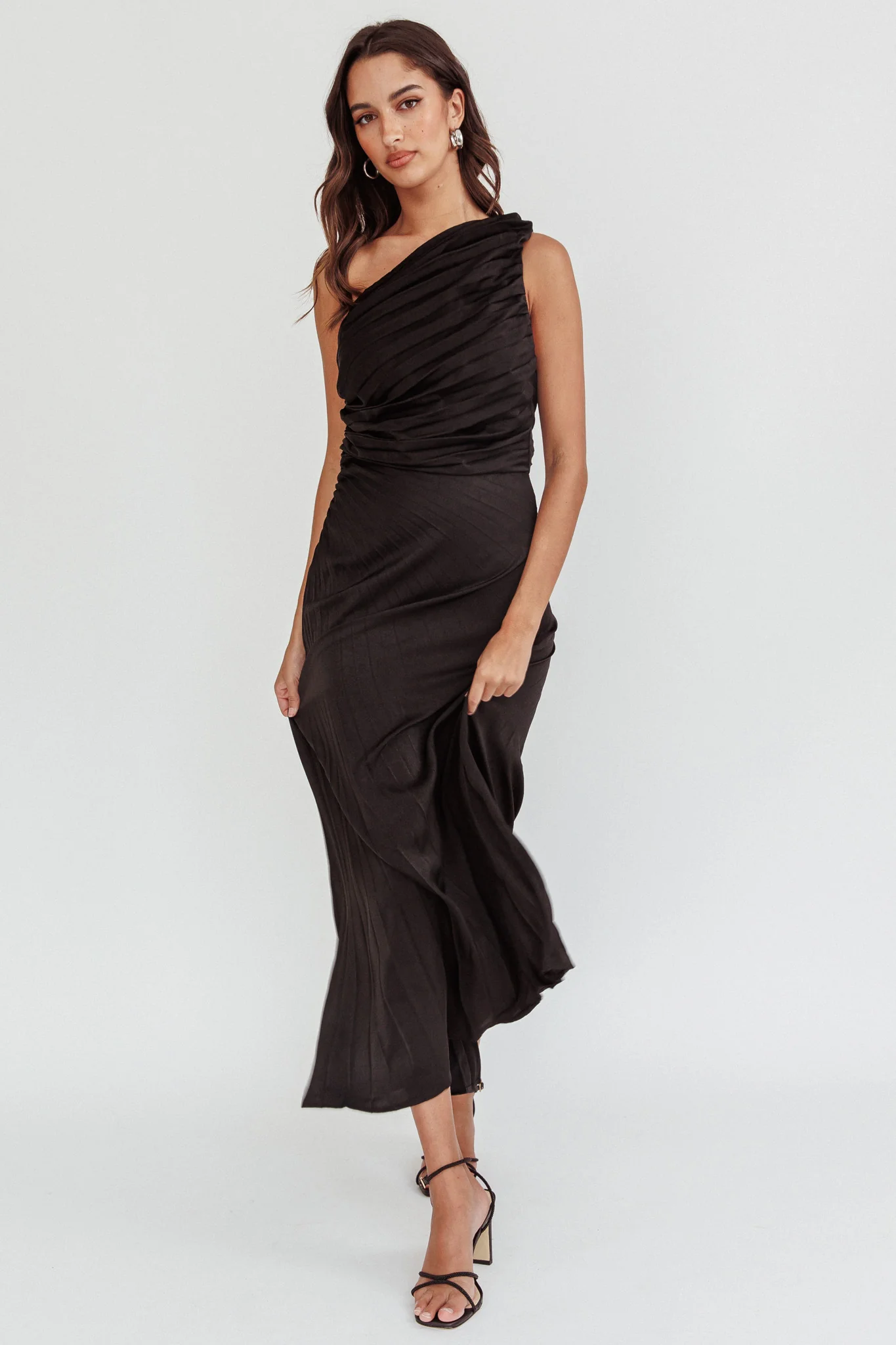 Scarlett One-Shoulder Pleat Maxi Dress Black - Sonourner
