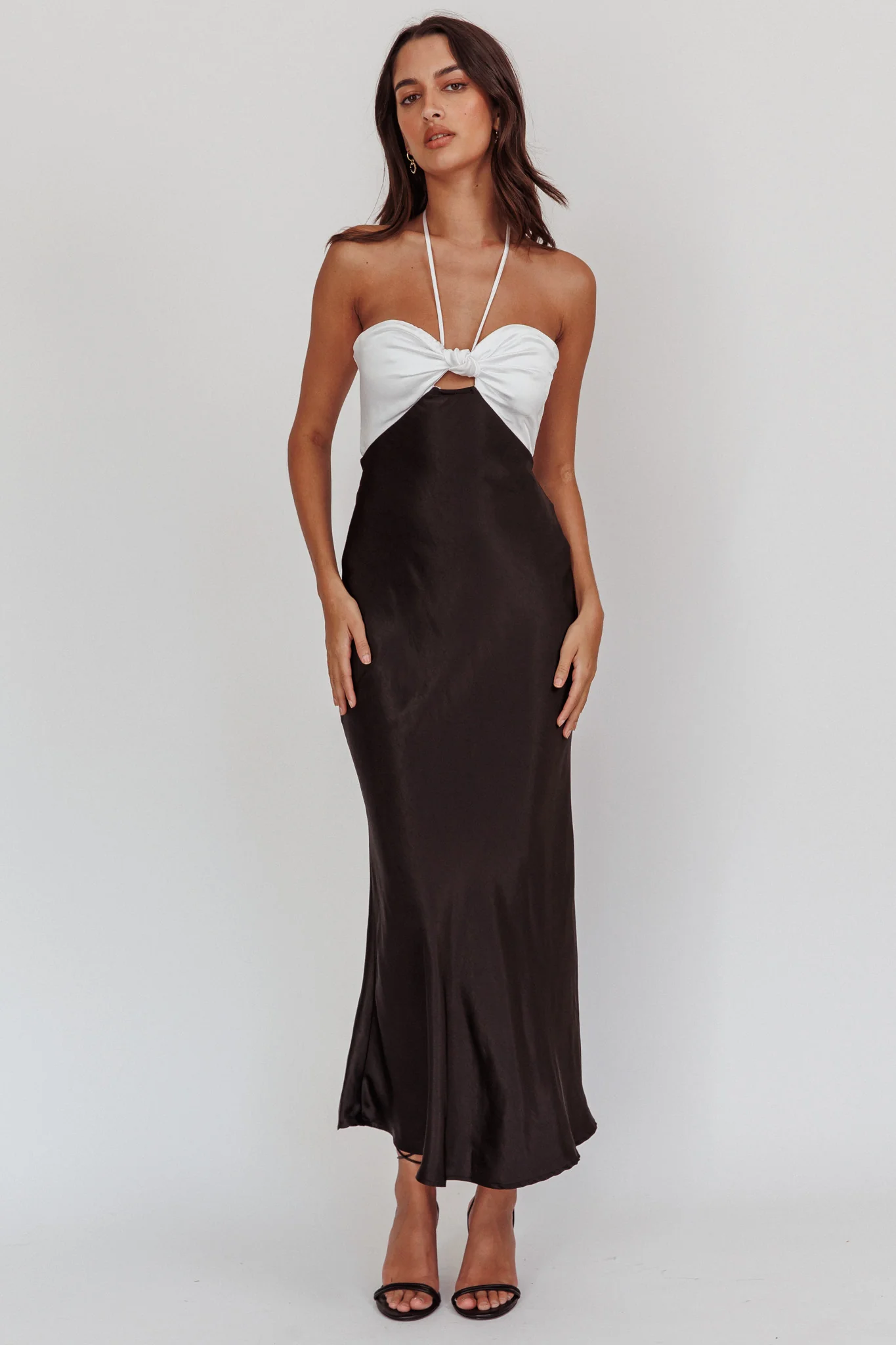 Hassie Knot Bust Halter Midi Dress Black - Sonourner