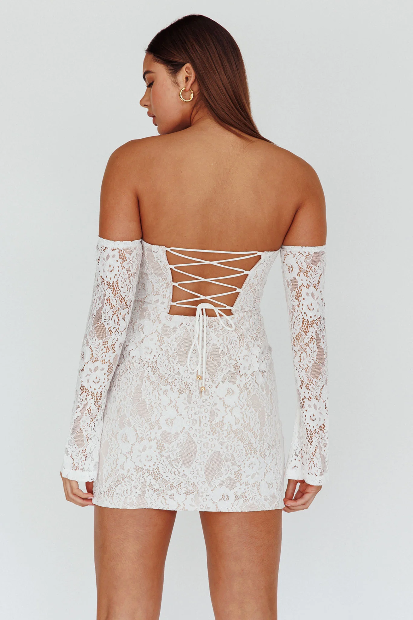 Nouveau U-Neckline Mini Dress Lace White - Sonourner