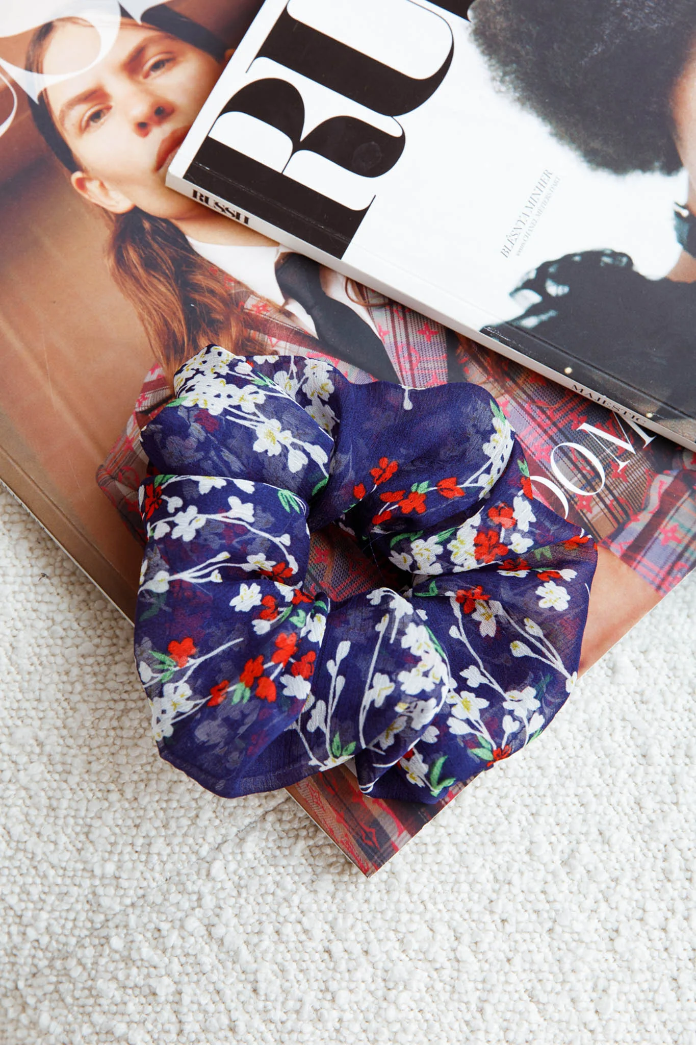 Chouchou Scrunchie Floral Navy - Sonourner