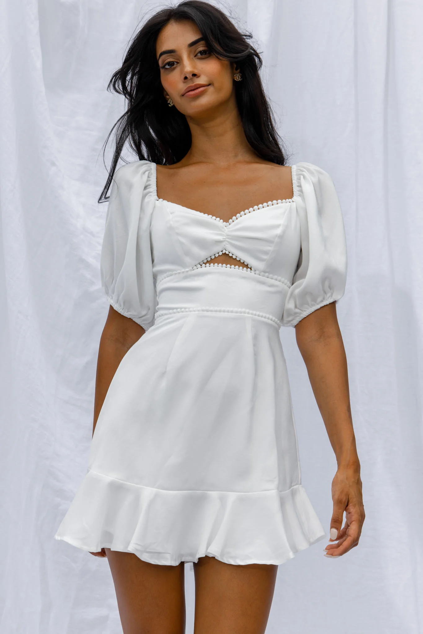 Catch Feelings Sweetheart Neckline Puff Sleeve Dot Trim Dress White - Sonourner