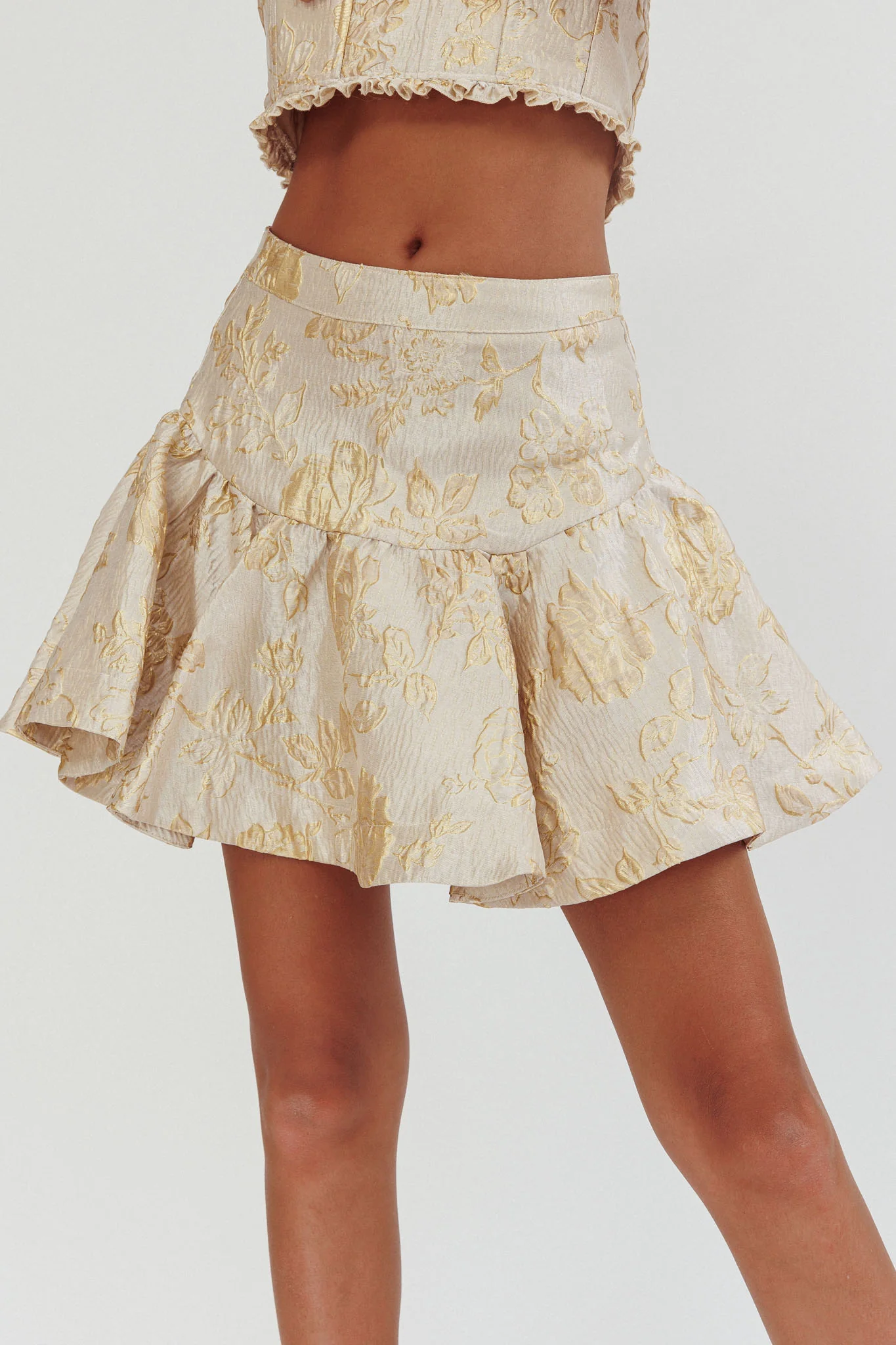 Kamilla Jacquard Flared Mini Skirt Floral Gold - Sonourner