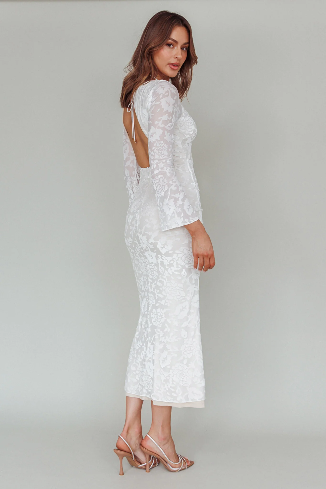 Novalie Long Sleeve Velvet Print Midi Dress White - Sonourner