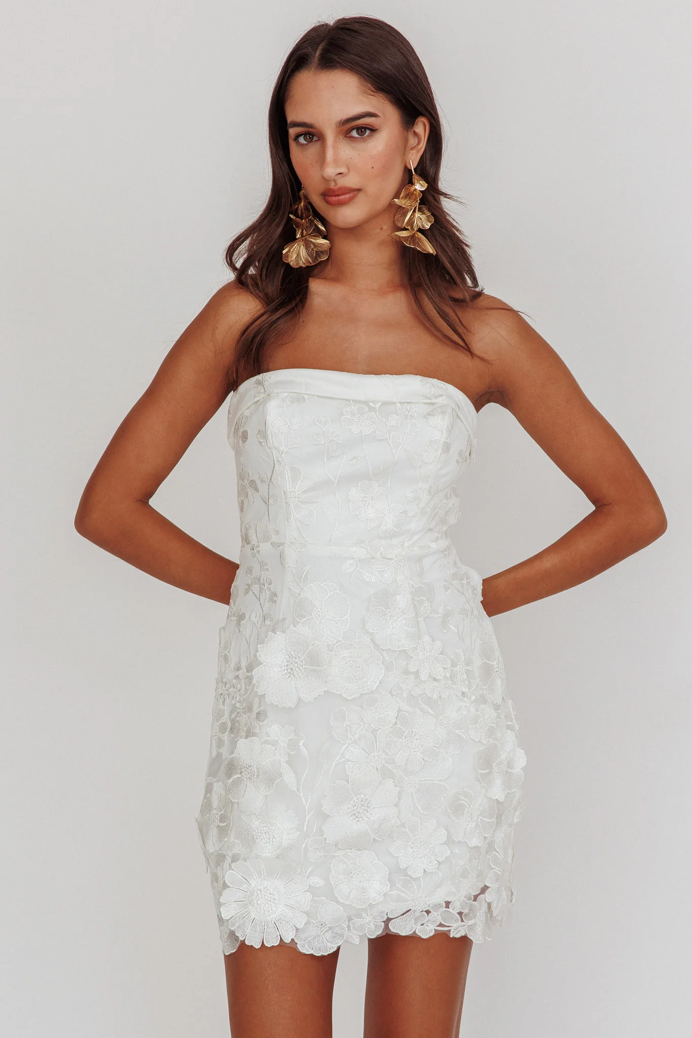 Flora Day Strapless Floral Embellished Mini Dress White - Sonourner