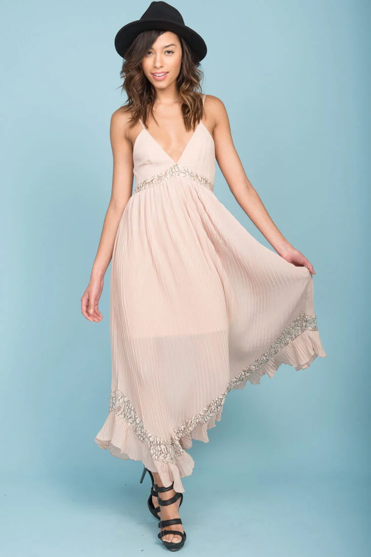 Luna Ruffled Maxi Dress Beige - Sonourner
