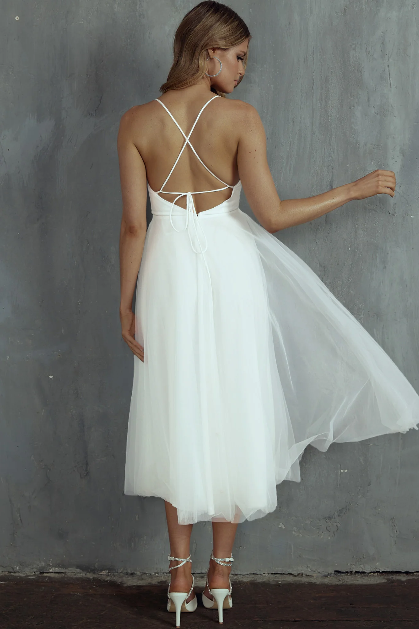 Floating By Pleated Neckline Mesh Midi Dress White - Sonourner