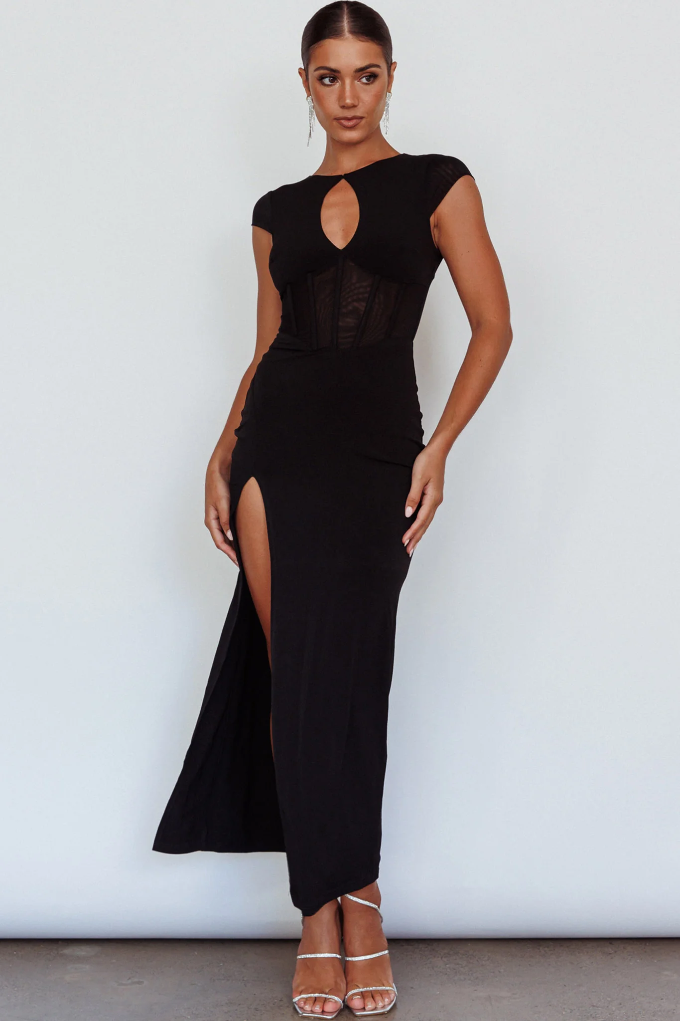 Capricorn Cap Sleeve Keyhole Maxi Dress Black - Sonourner