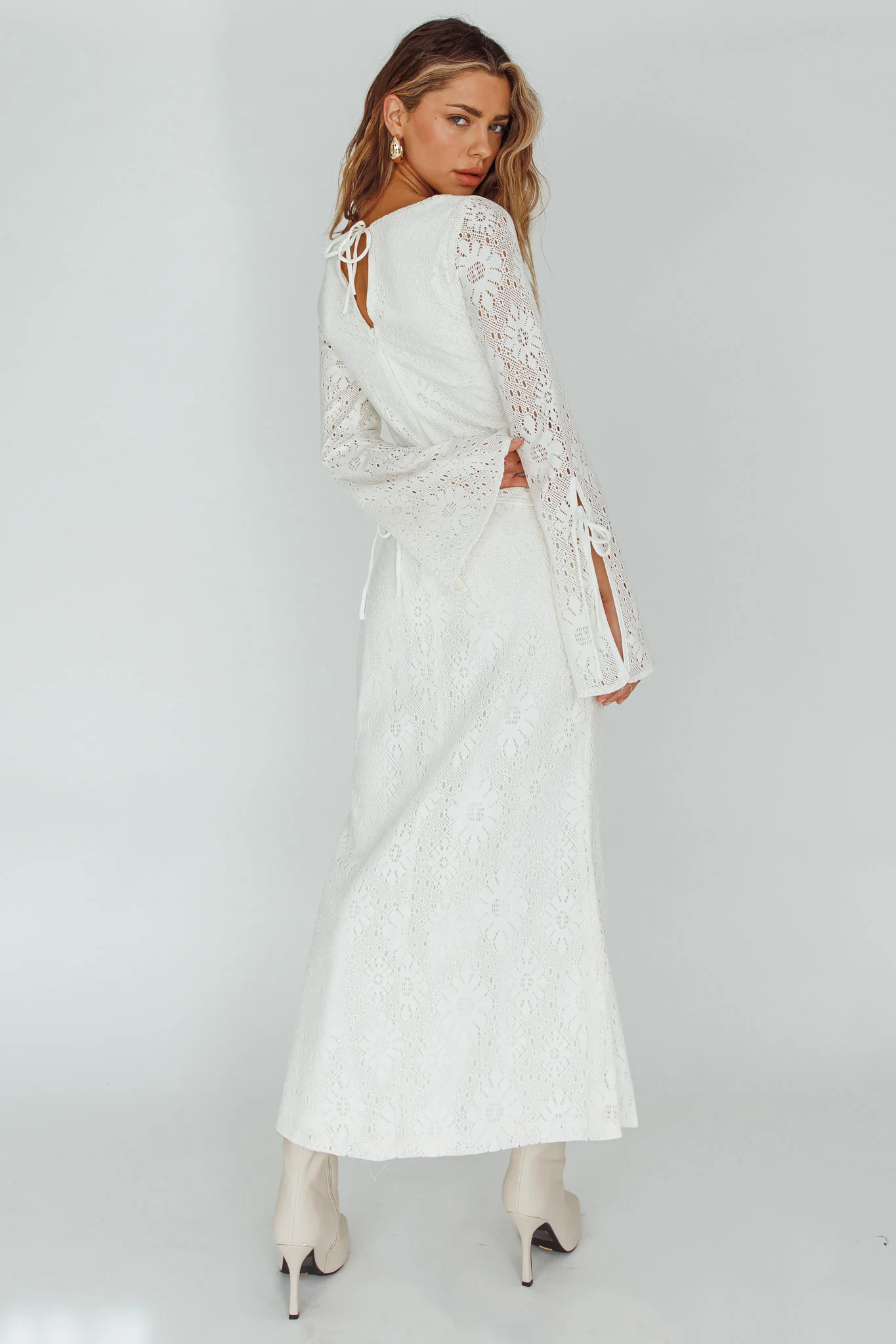 Kalia Long Sleeve Lace Midi Dress Cream - Sonourner