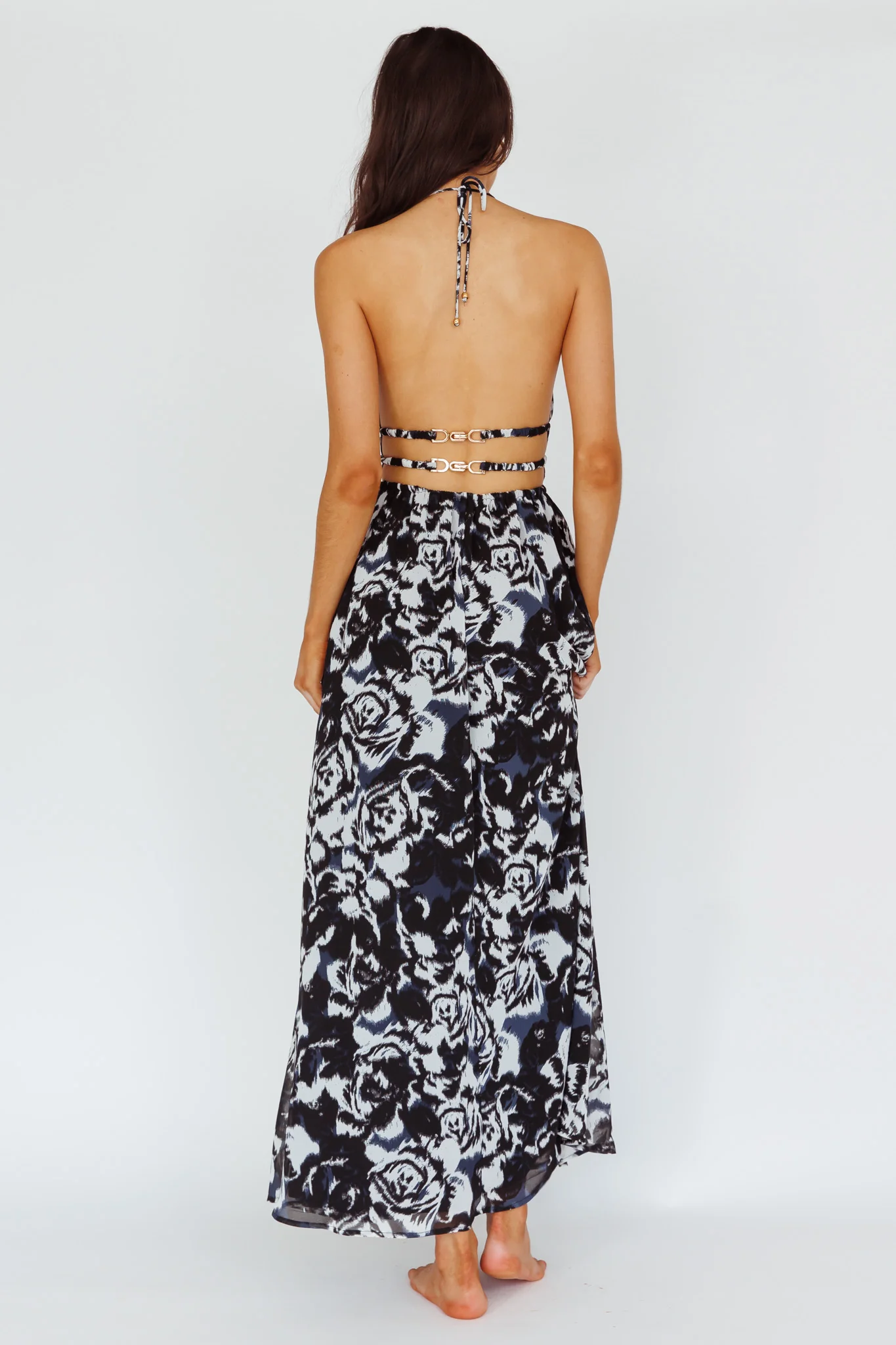 Cyndi Open Back Halterneck Maxi Dress Floral Black - Sonourner