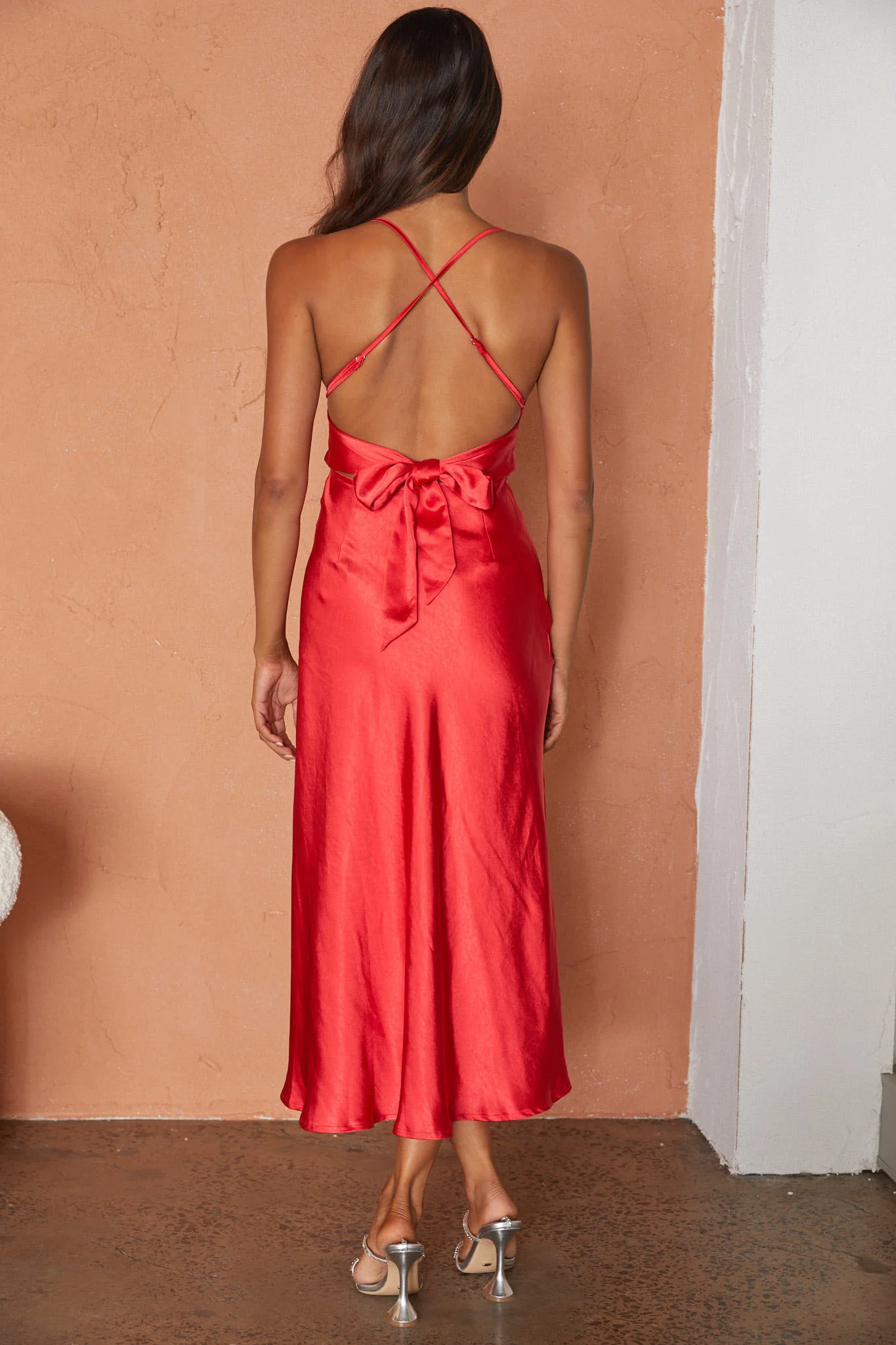 Lakoda Gathered Bust Bow Tie Back Midi Dress Red - Sonourner