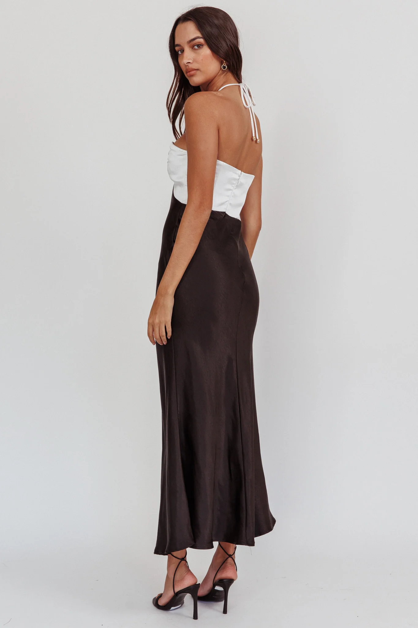 Hassie Knot Bust Halter Midi Dress Black - Sonourner