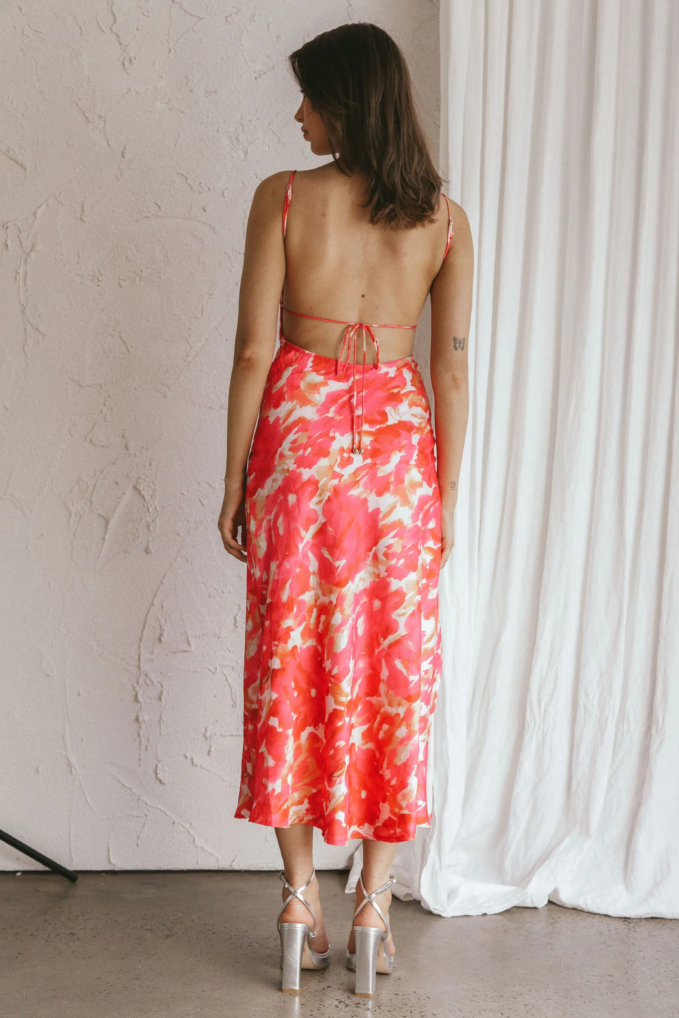 Dolce Life Low Back Midi Dress Floral Pink - Sonourner