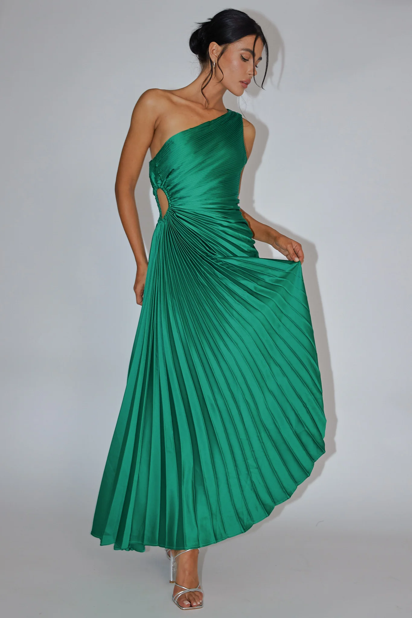 Brooklynn One-Shoulder Accordion Pleat Dress Kelly Green - Sonourner
