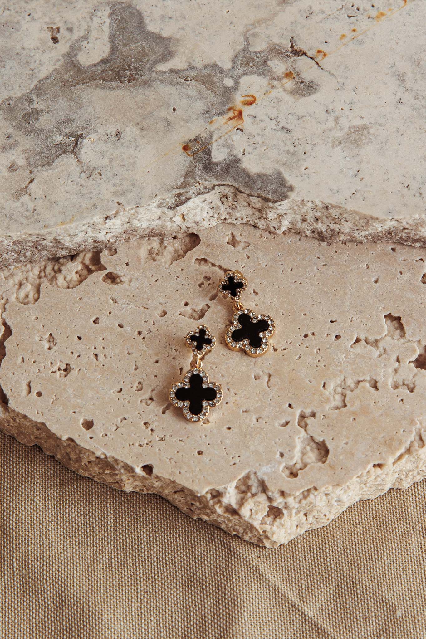 Talia Four-Leaf Clover Earrings Gold Black - Sonourner