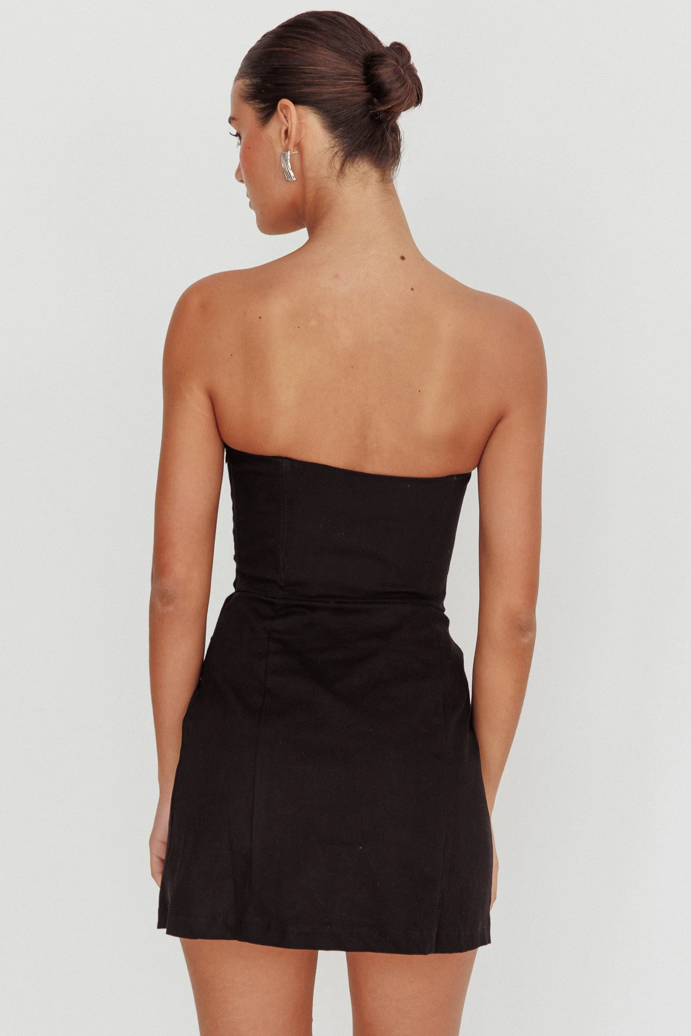 Luann Scoop Neckline Strapless Mini Dress Black - Sonourner