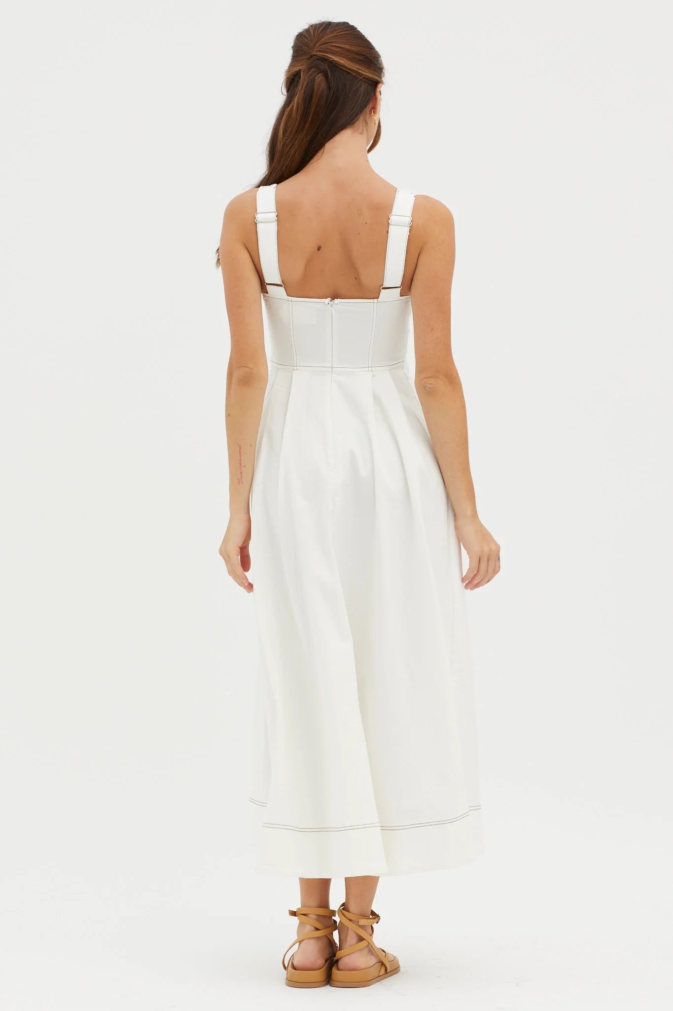 Isadore V-Bust Midi Dress White - Sonourner