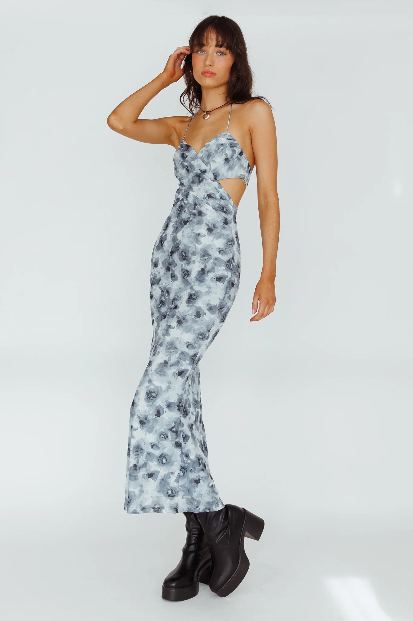 Alivia Tied Back Maxi Dress Floral Black - Sonourner