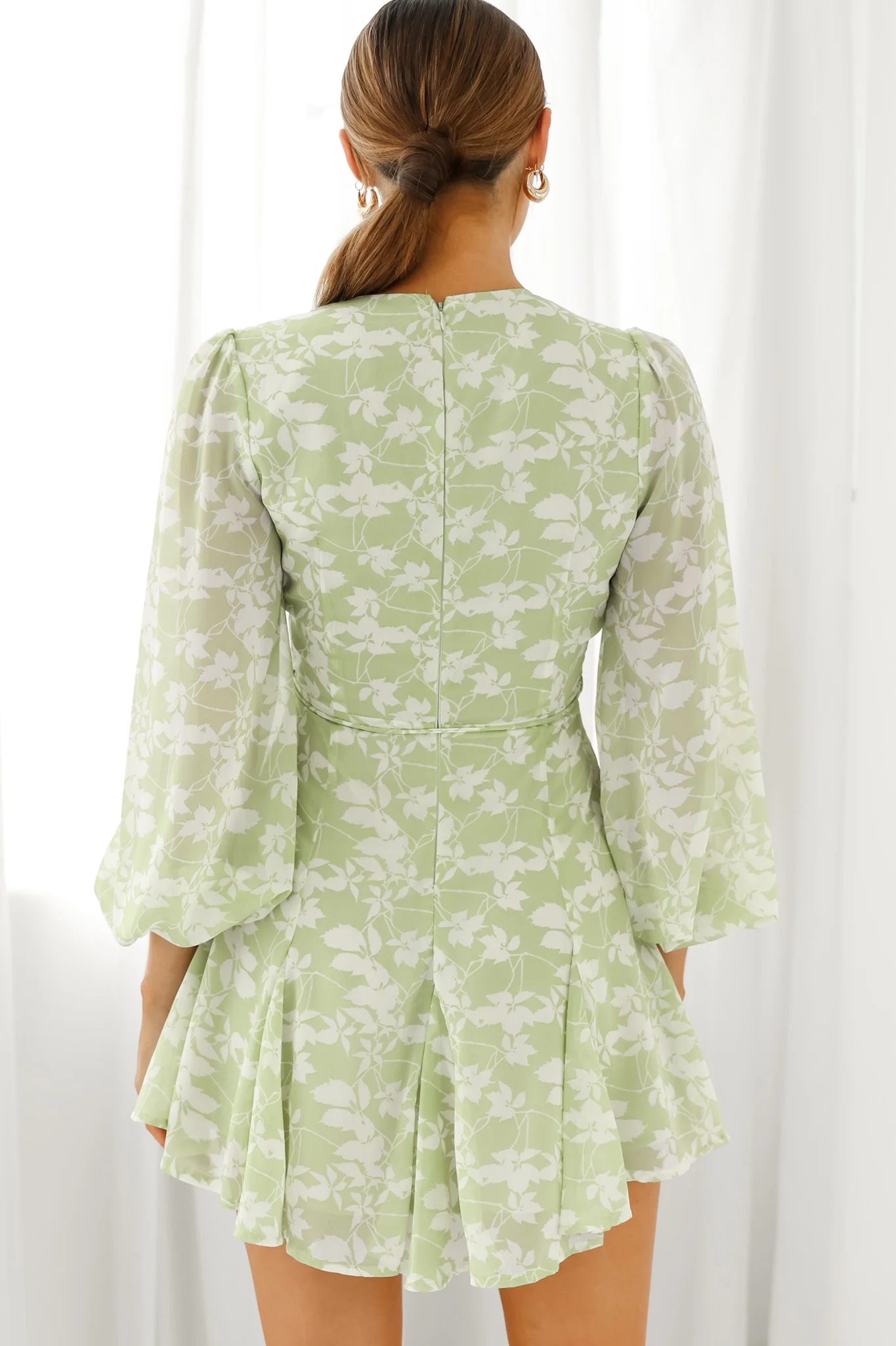 Estelle Long Sleeve V-Neckline Dress Leaf Print Olive - Sonourner