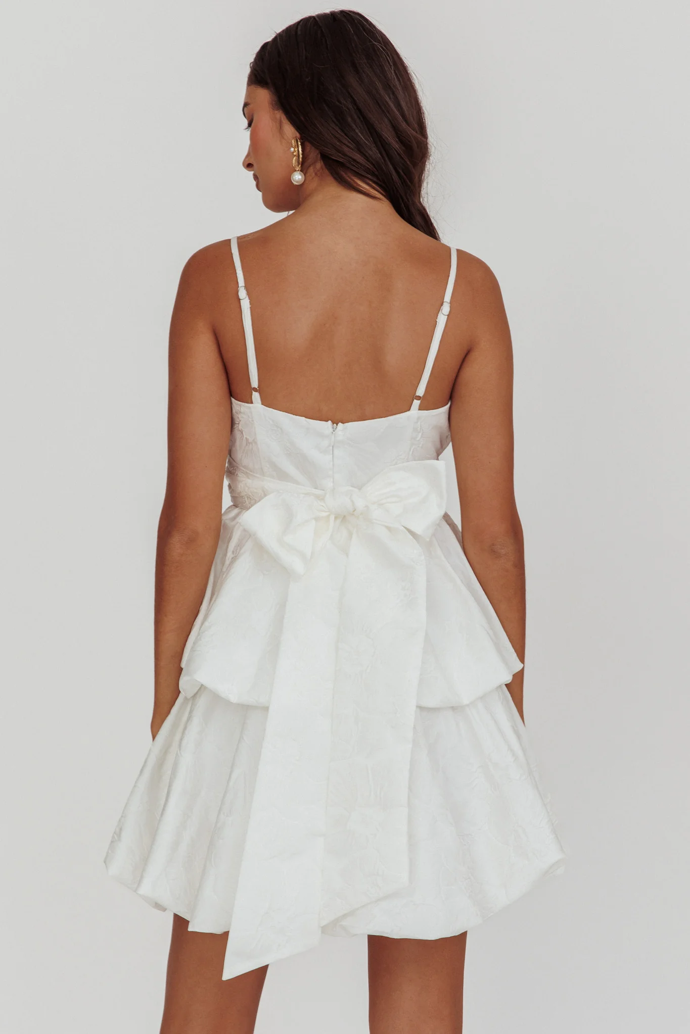 Zilara Bubble Hem Bow Mini Dress Jacquard White - Sonourner