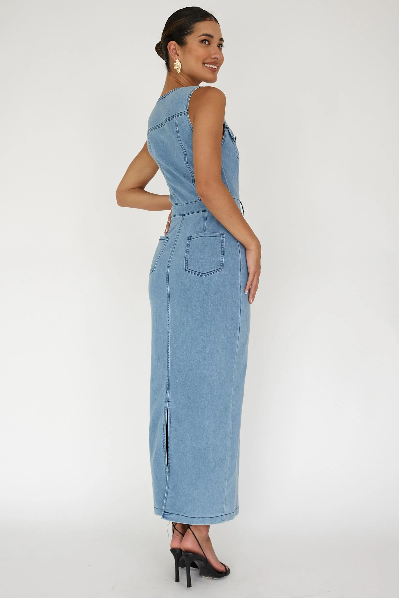 Jazelle Sleeveless Button Front Maxi Dress Denim - Sonourner
