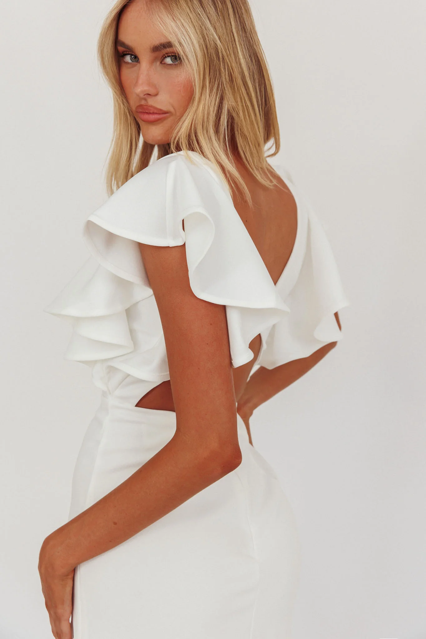 Cupid's Bow V-Neckline Ruffle Shoulder Bodycon Dress White - Sonourner