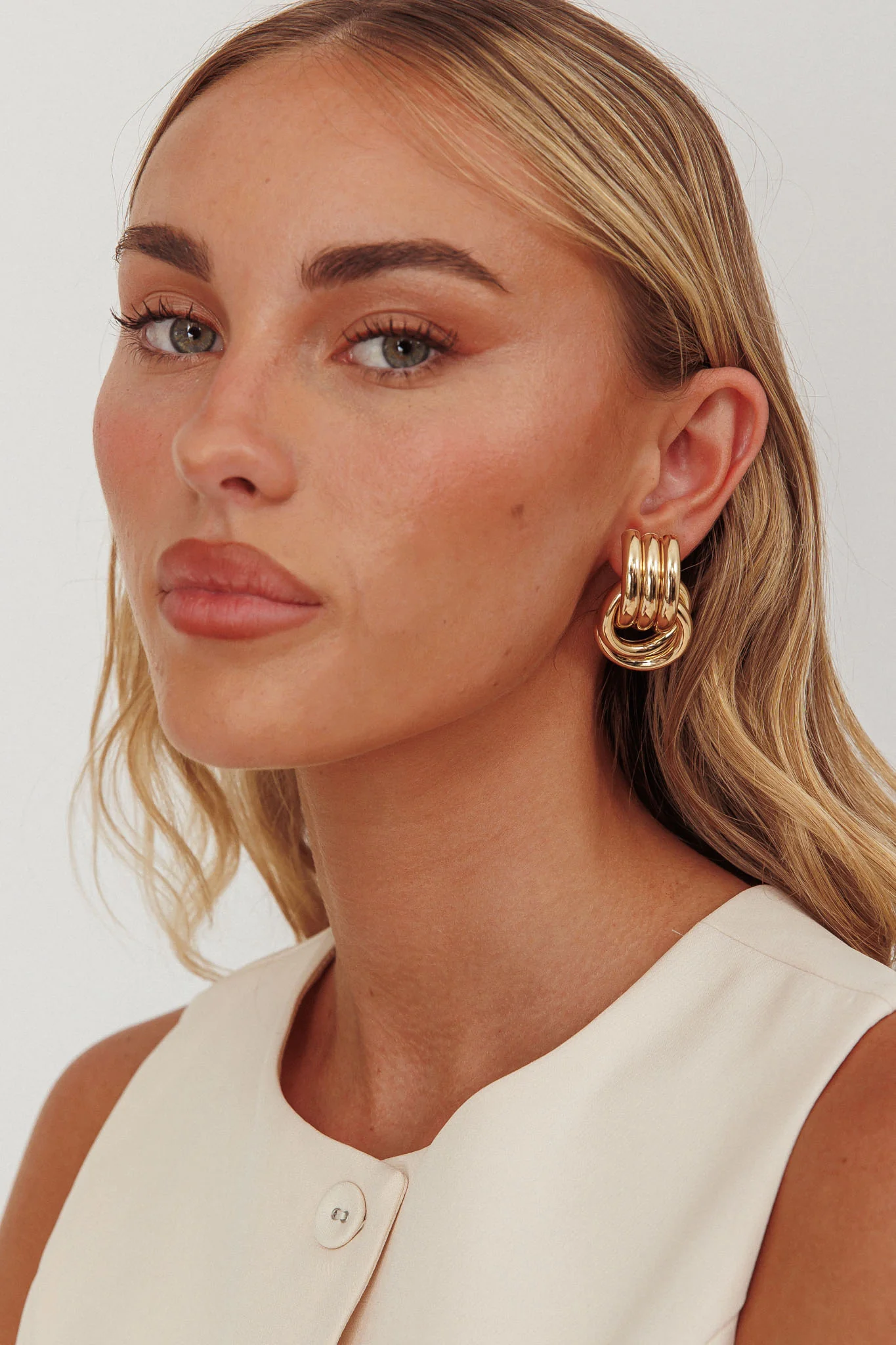 Georgina Loop Earrings Gold - Sonourner