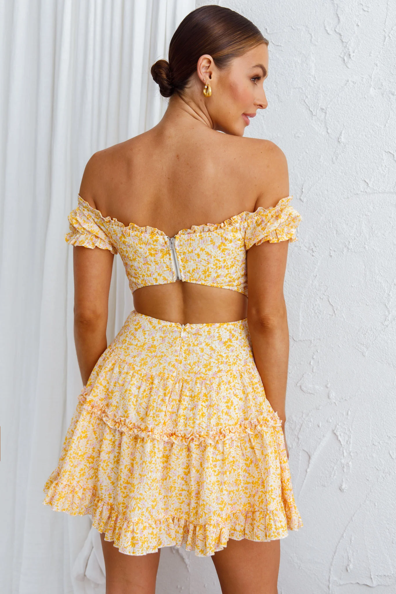 Run The World Off-Shoulder Mini Dress Floral Yellow - Sonourner