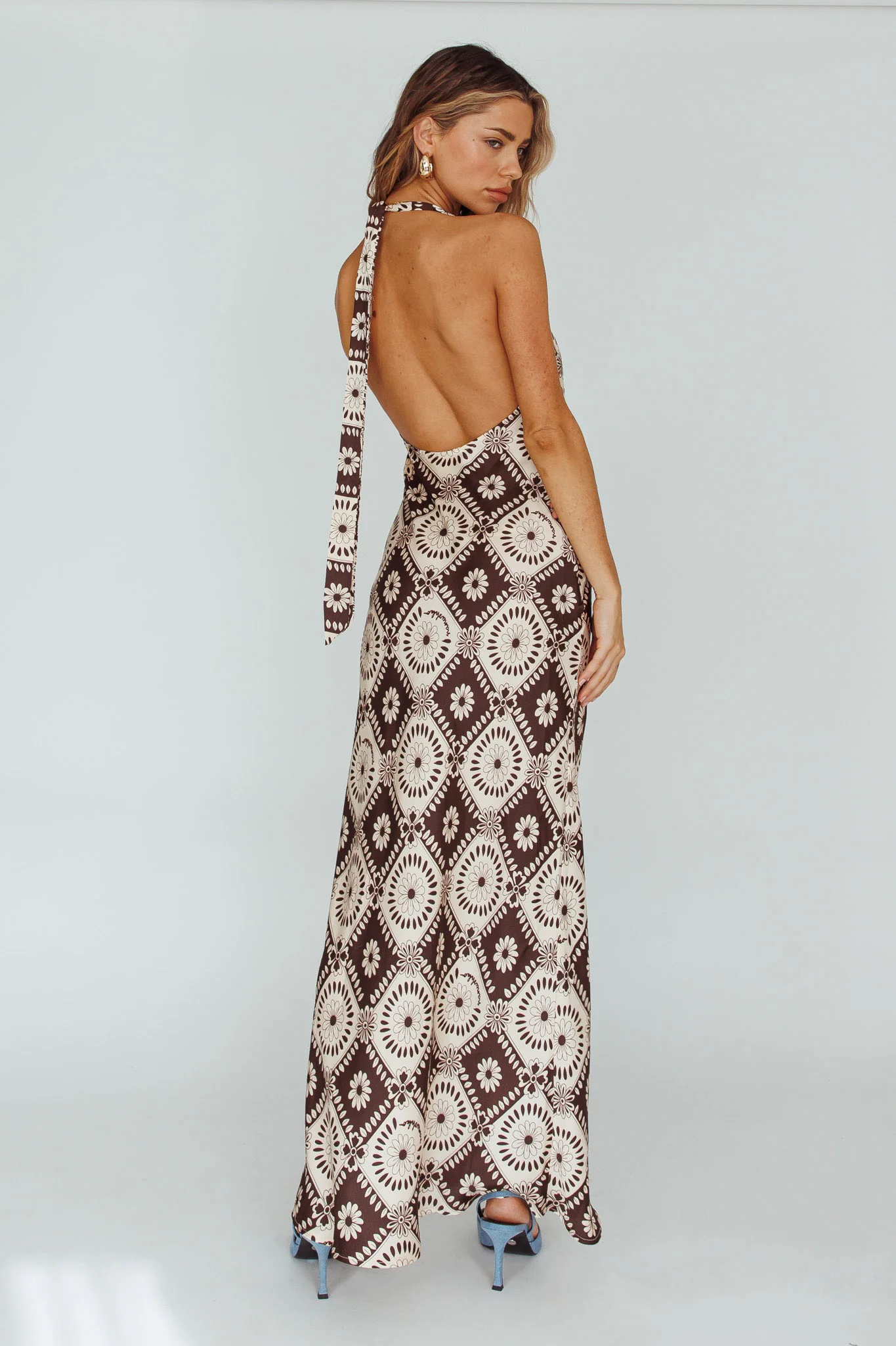 Lavara Halterneck Midi Dress Floral Chocolate - Sonourner