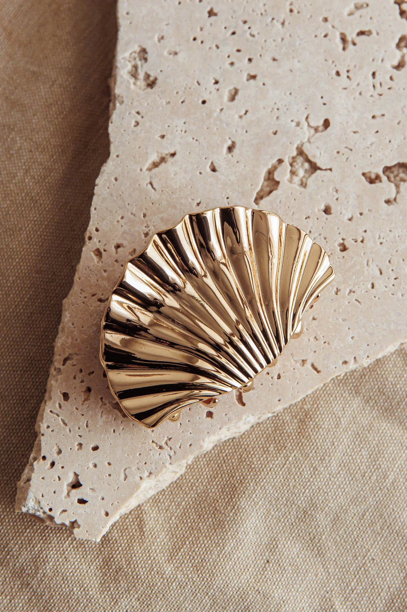 Palm Beach Shell Clip Gold - Sonourner