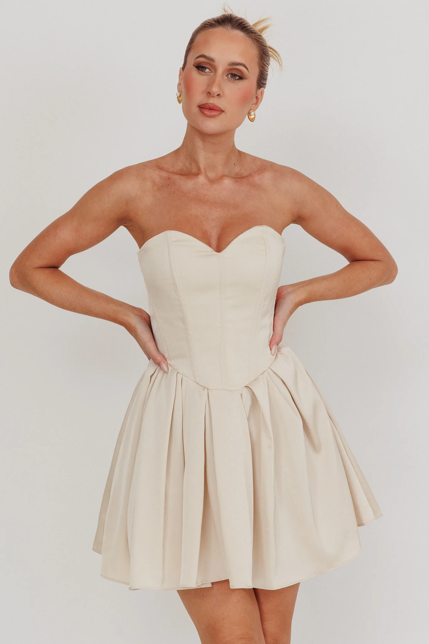 What I Like Sweetheart Neckline Mini Dress Champagne - Sonourner