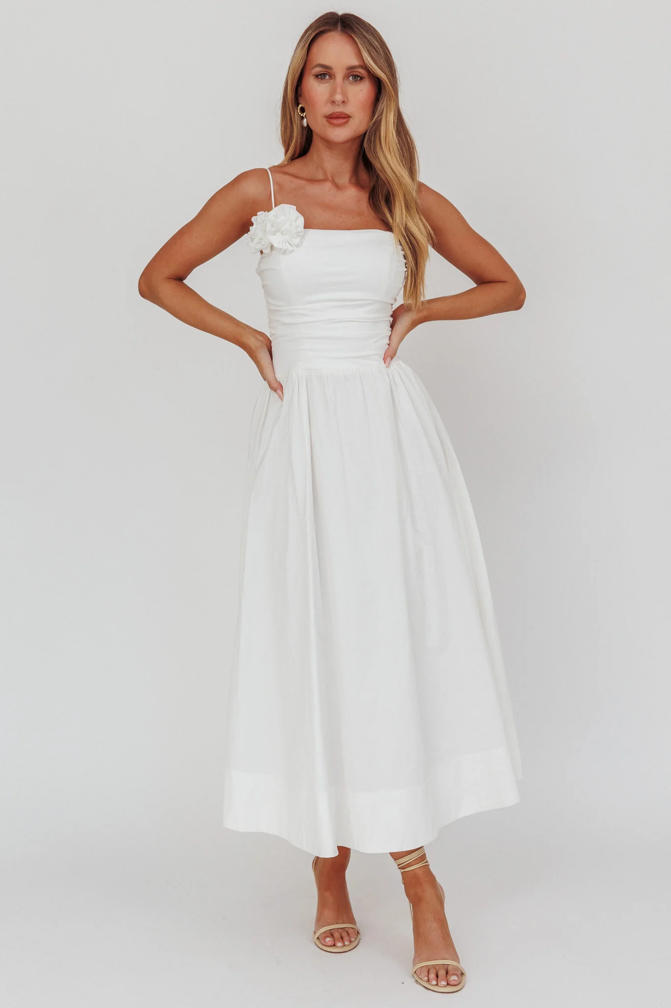 Ezrah A-Line Rosette Maxi Dress White - Sonourner