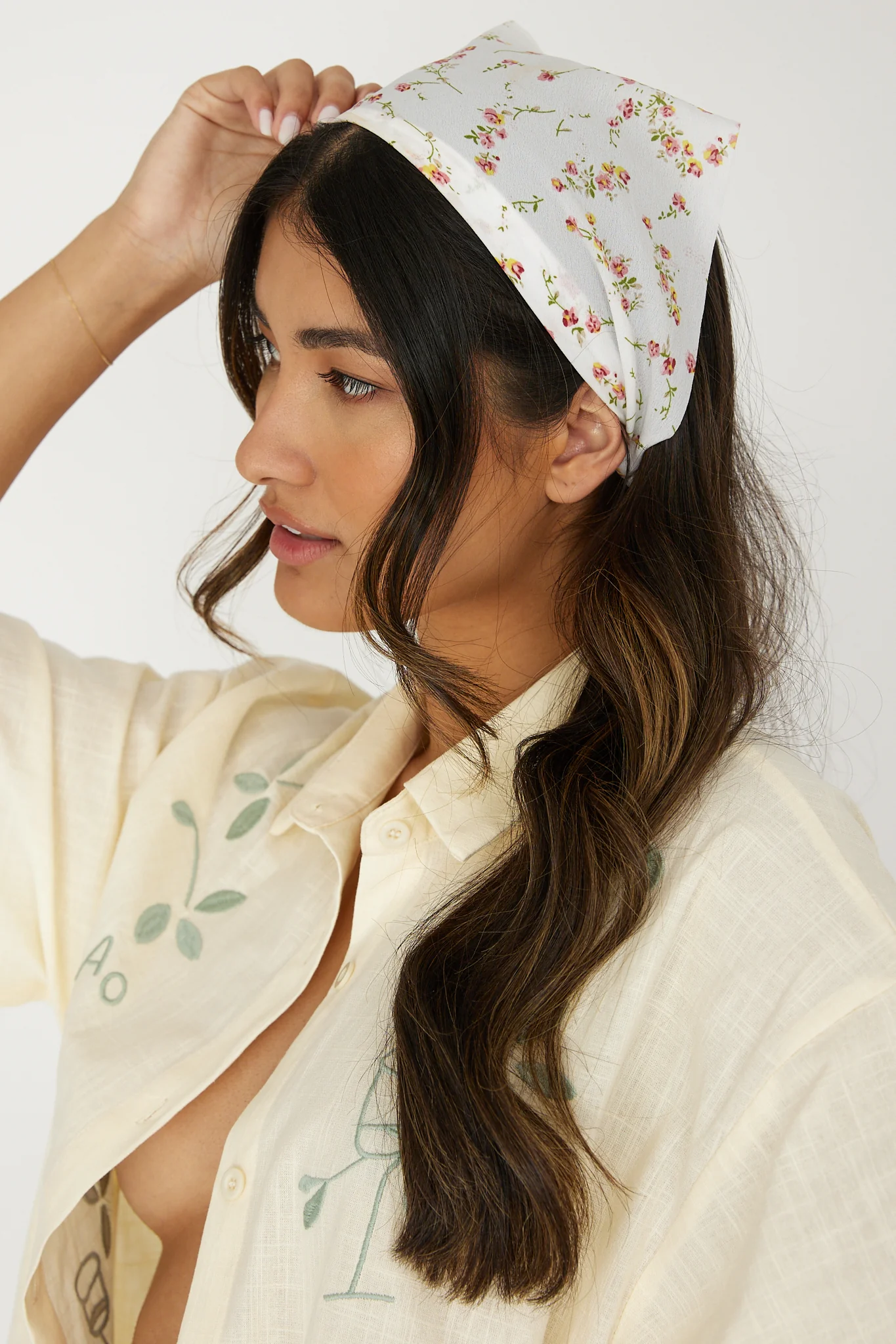 Peta Floral Headscarf Band White - Sonourner