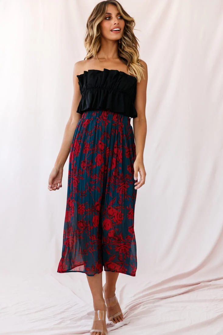 Thea Ruffle Crop Top Black - Sonourner