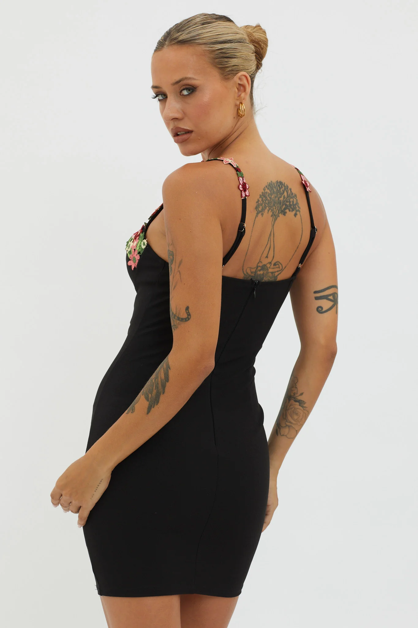 Rose Garden Floral Applique Bodycon Mini Dress Black - Sonourner