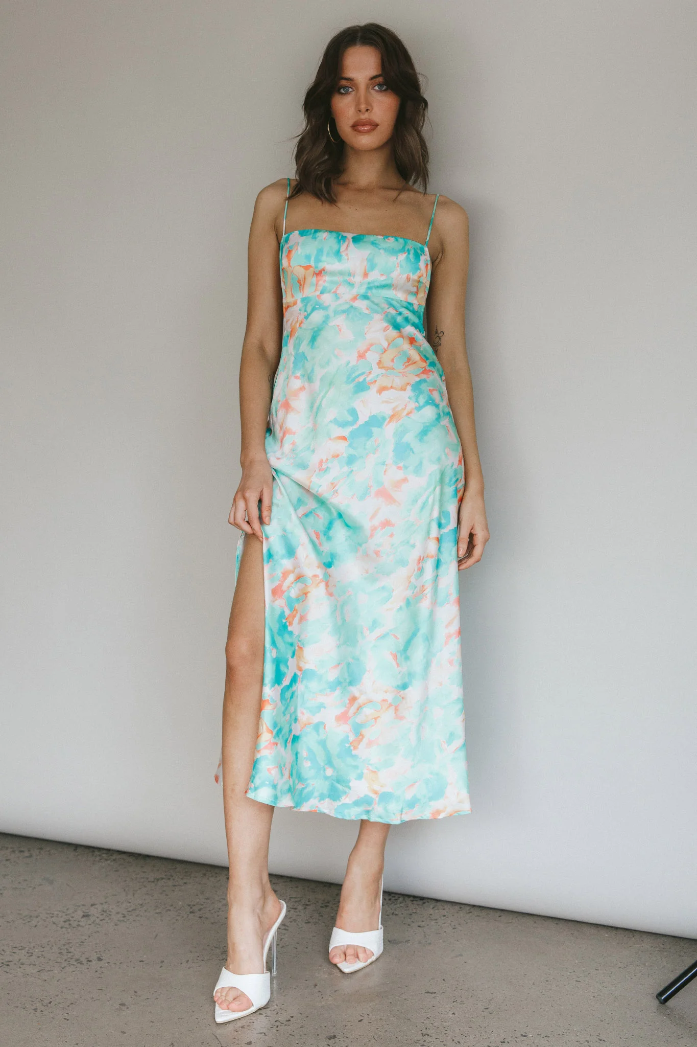 Dolce Life Low Back Midi Dress Floral Green - Sonourner