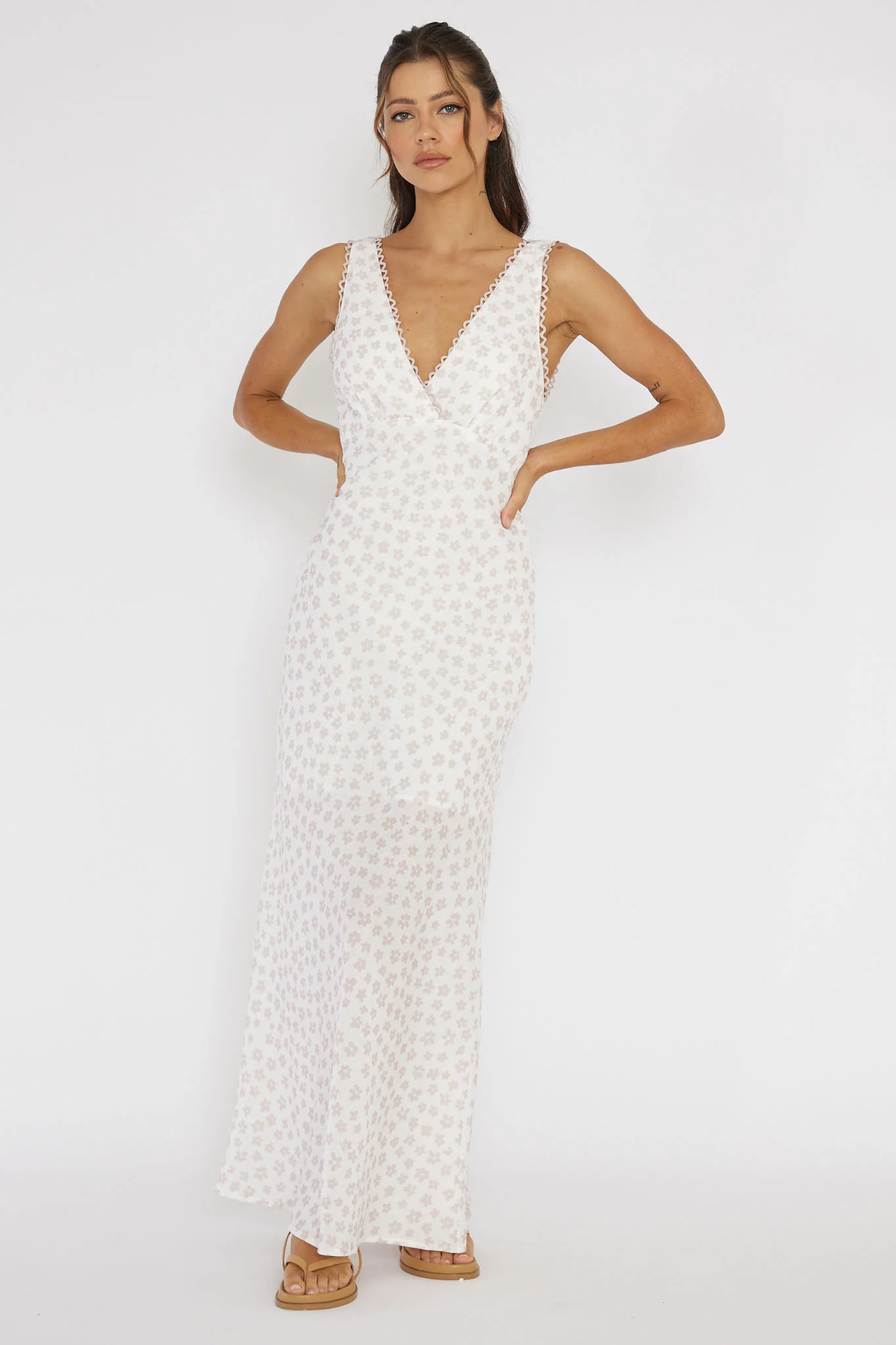 Miss Divine V-Neck Maxi Dress Flower Peach - Sonourner