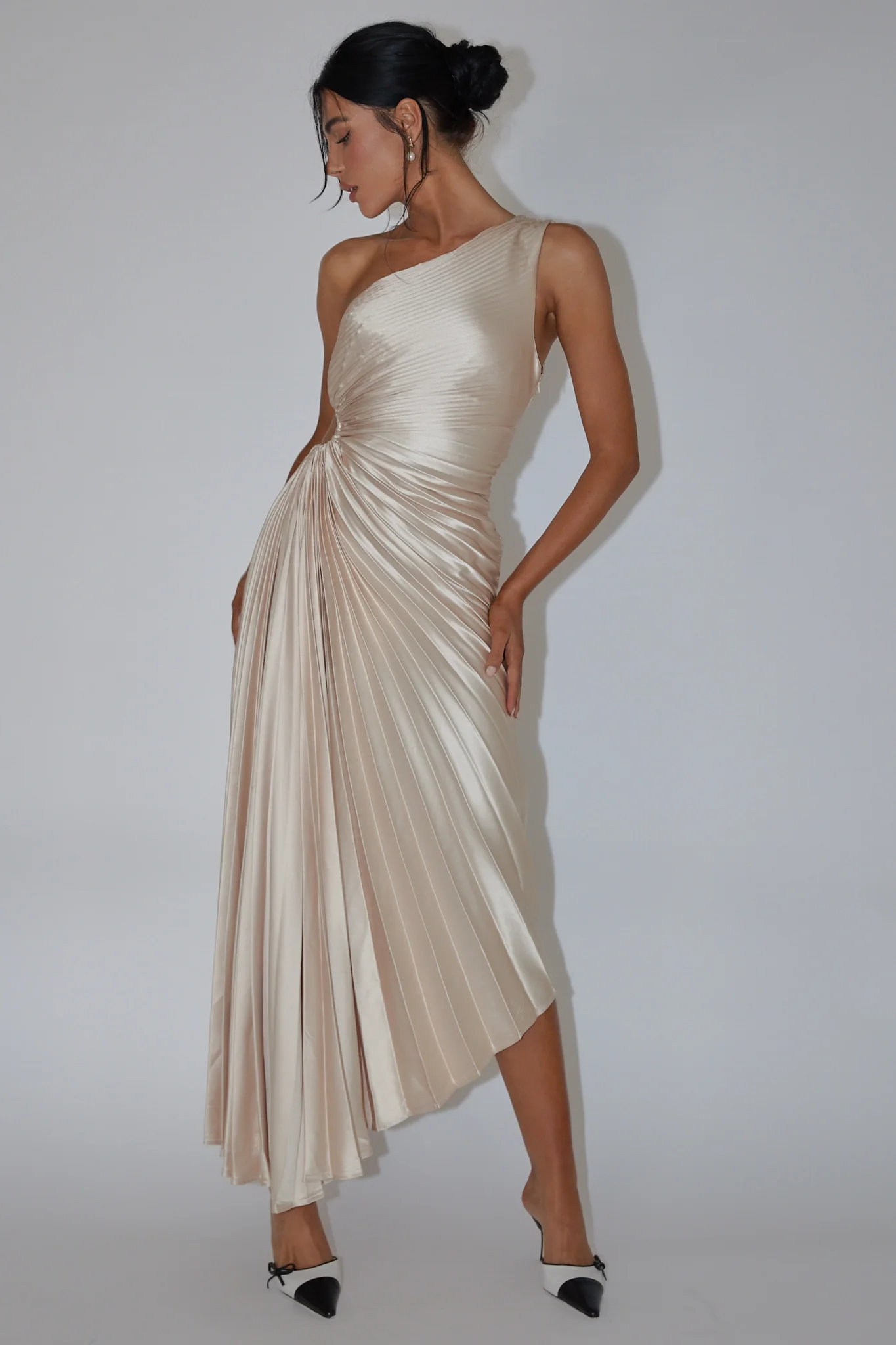 Brooklynn One-Shoulder Accordion Pleat Dress Champagne - Sonourner