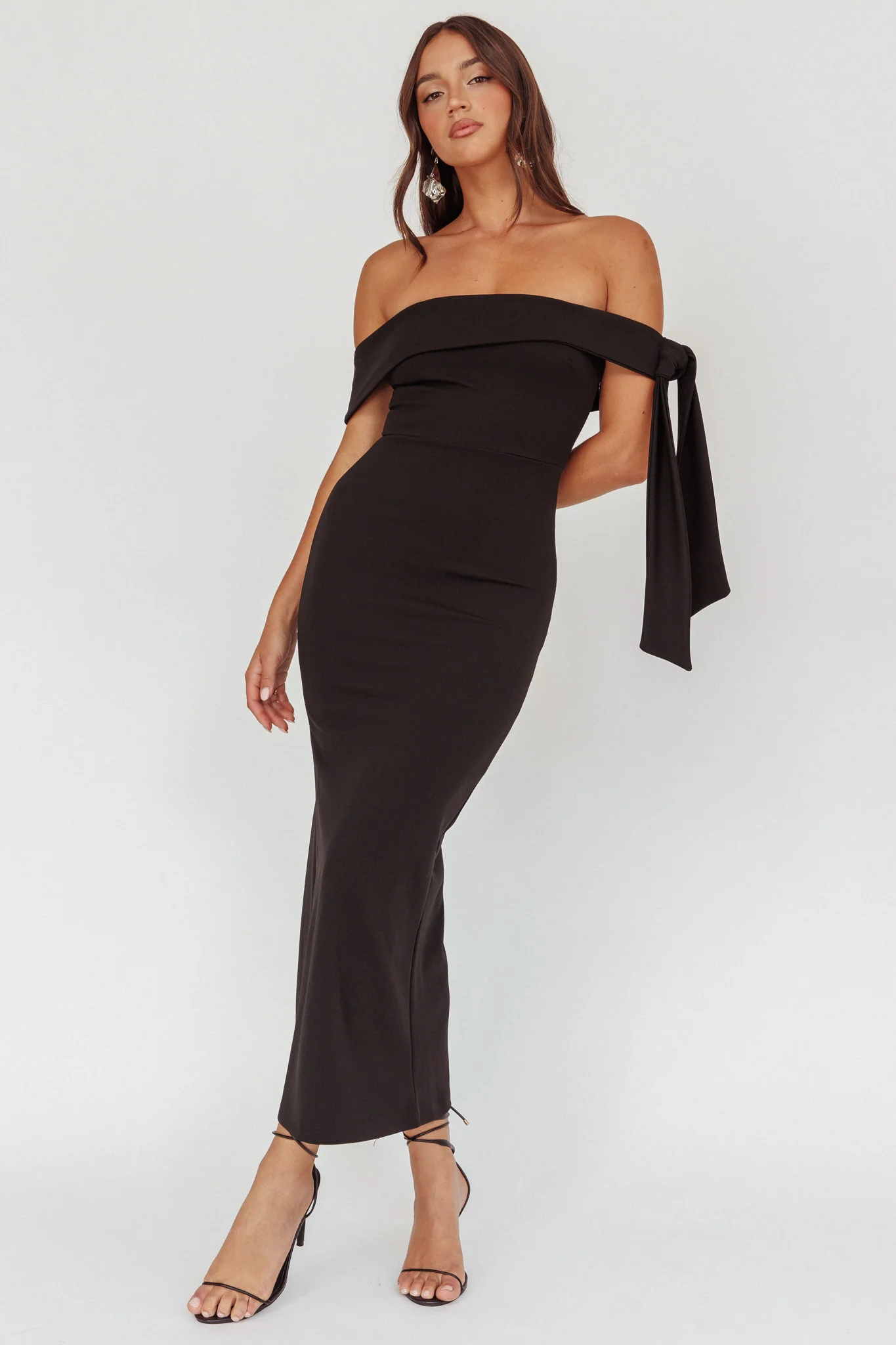 Aurora Sky Off-Shoulder Tie Maxi Dress Black - Sonourner