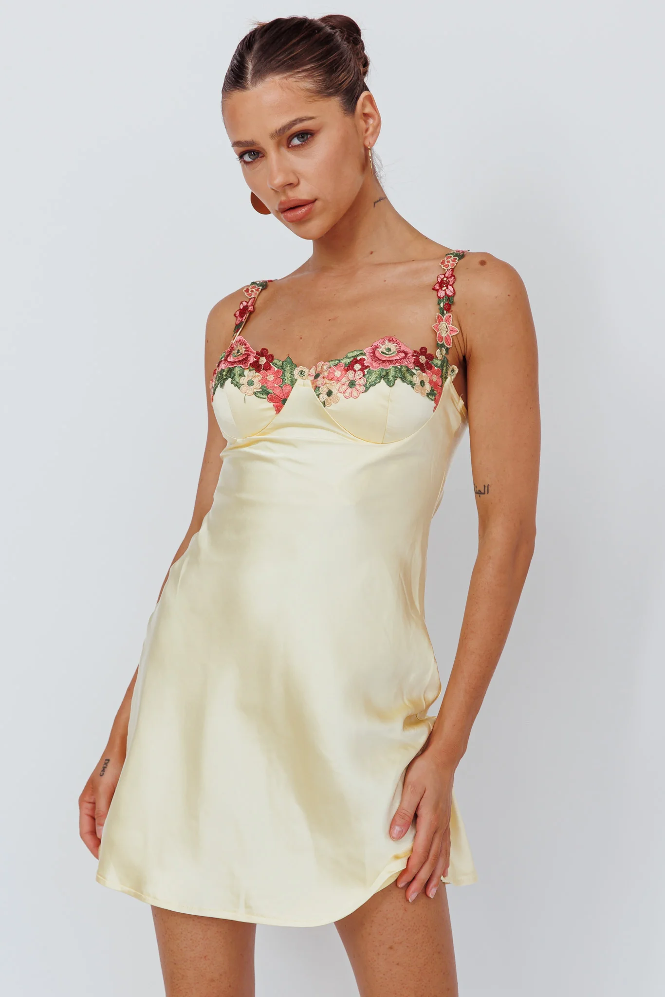 Rose Garden Floral Applique Mini Dress Yellow - Sonourner