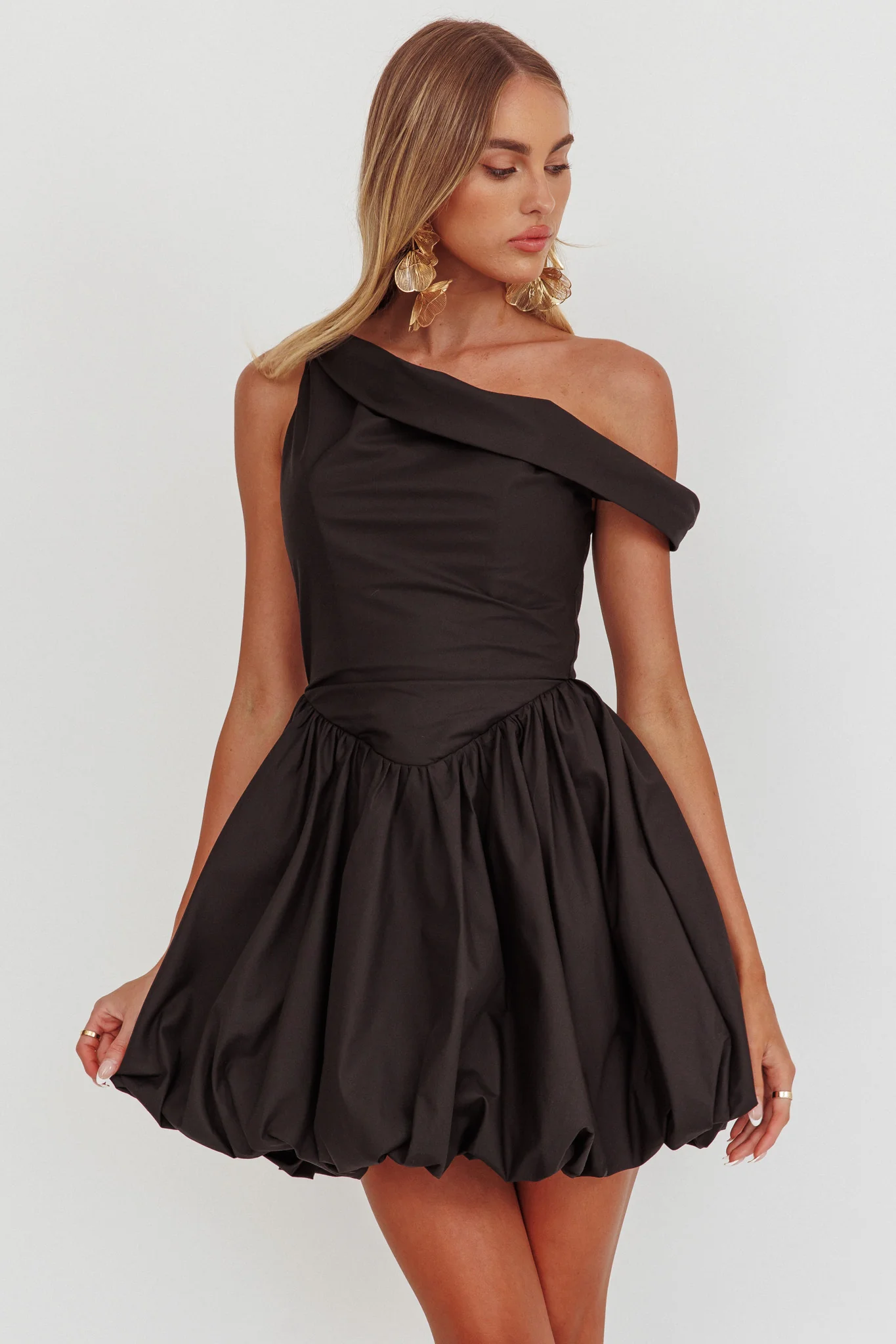 Celinda Asymmetric Neckline Balloon Mini Dress Black - Sonourner