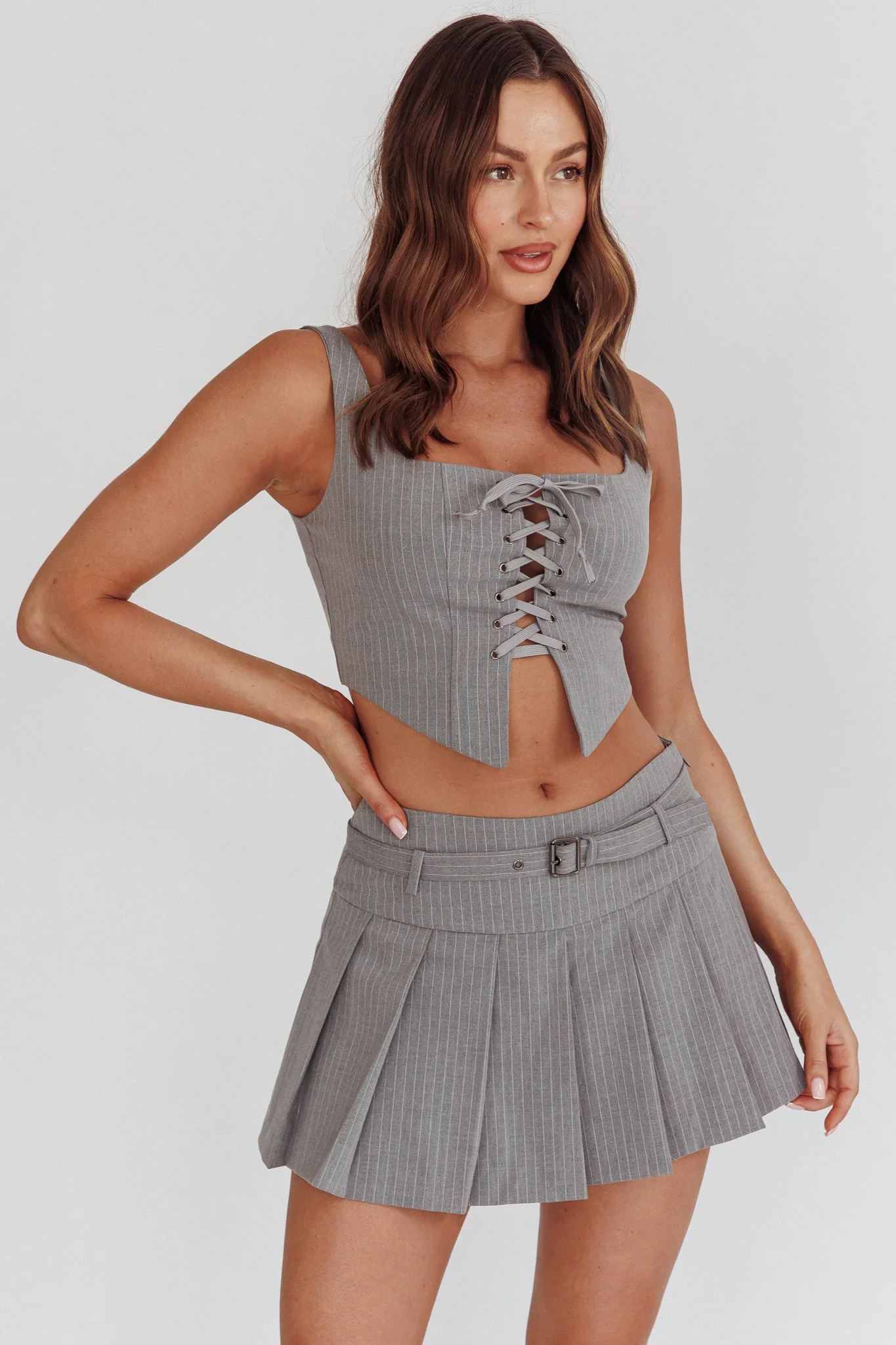 Swoon Belted Pleat Mini Skirt Grey - Sonourner