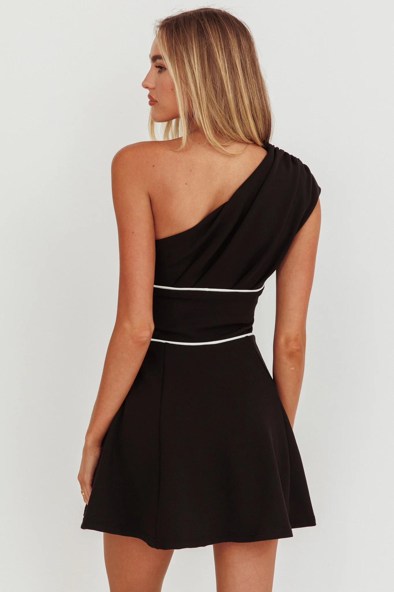 Carissa One-Shoulder Piping Mini Dress Black - Sonourner