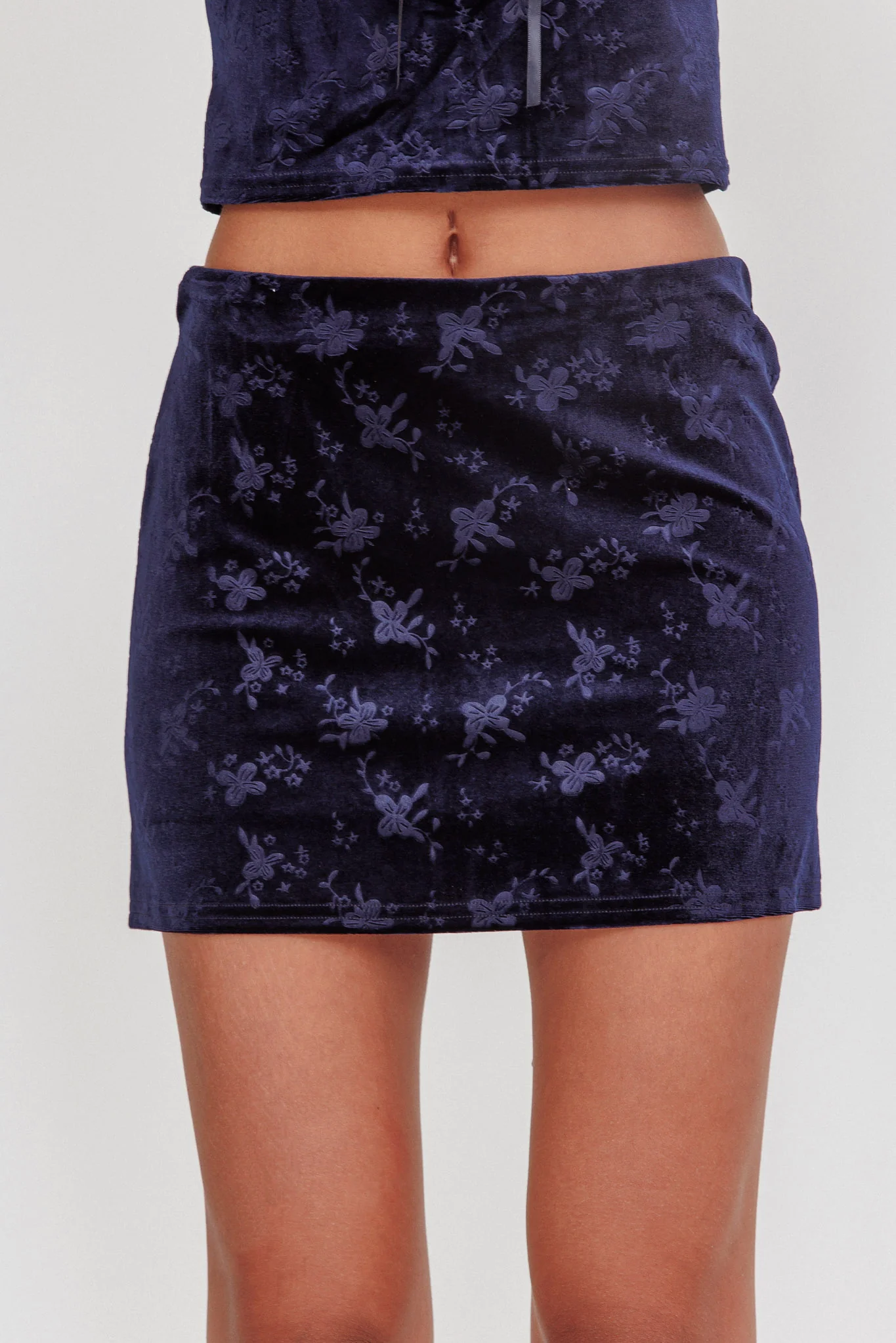 High Rollers Floral Velvet Mini Skirt Navy - Sonourner