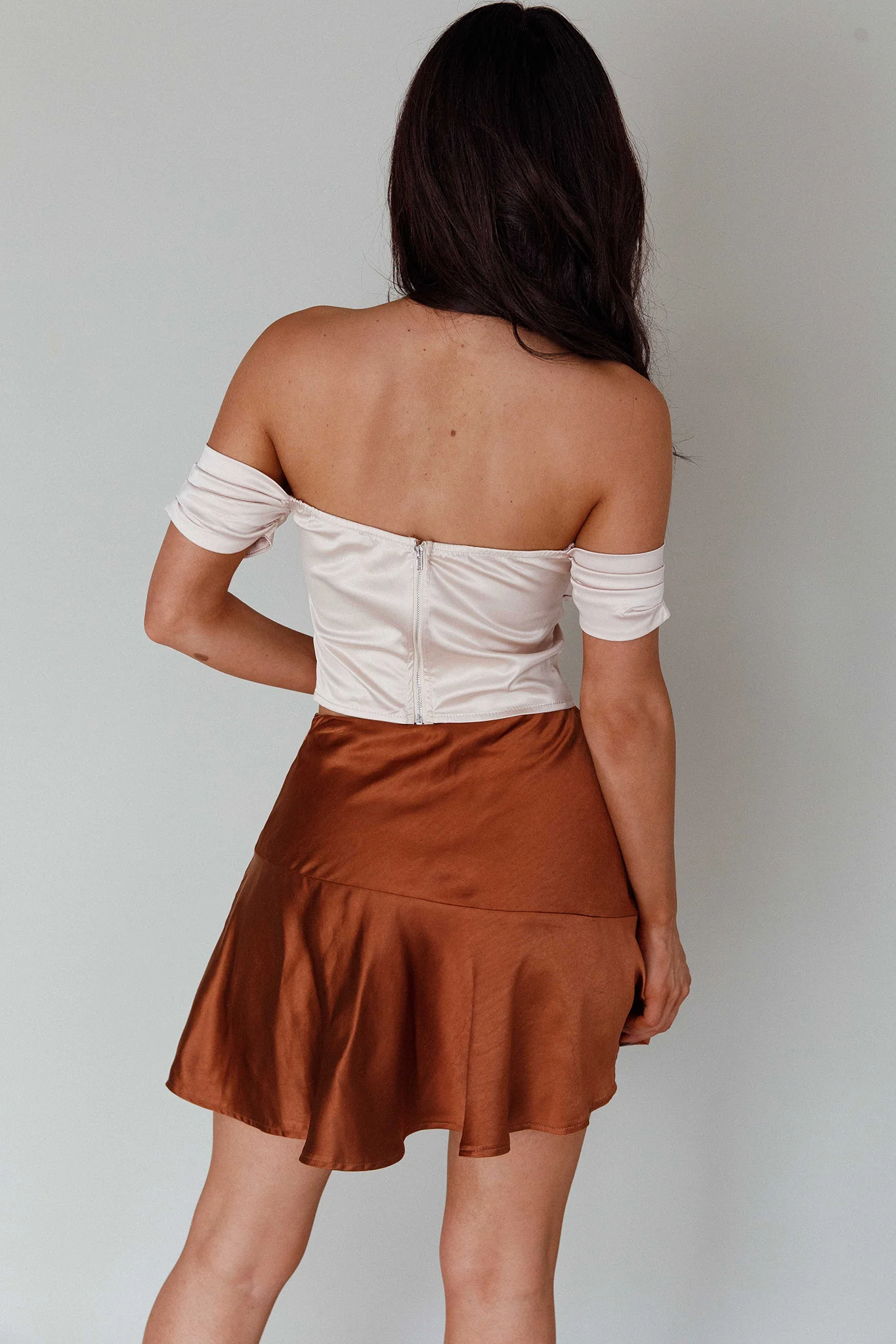 Gwyneth Flounce Mini Skirt Chocolate - Sonourner