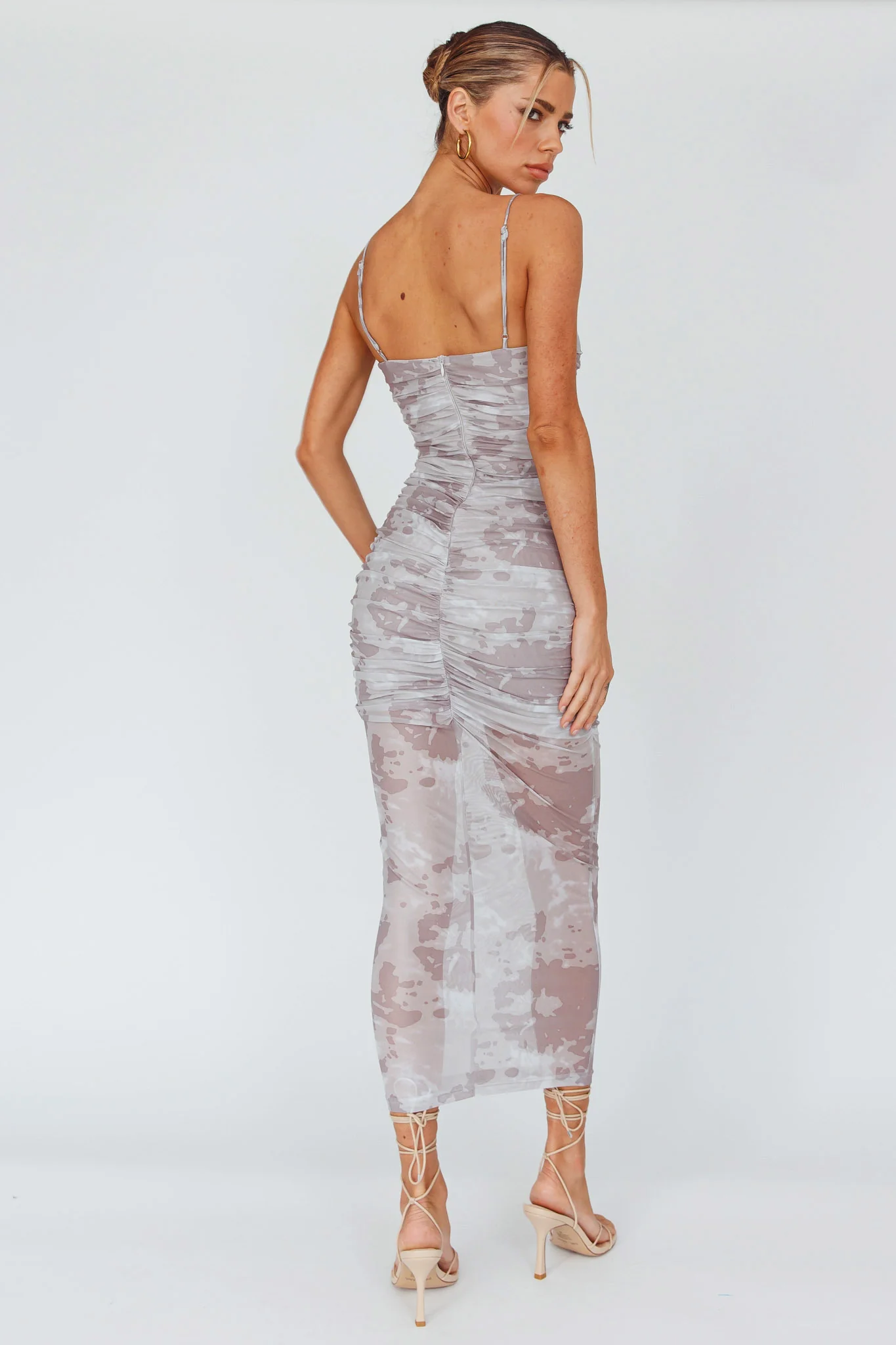 Logan Strapless Ruched Midi Dress Print Sand - Sonourner