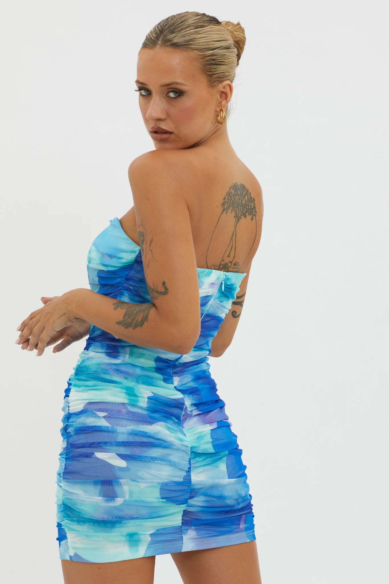 Logan Strapless Ruched Dress Floral Blue - Sonourner